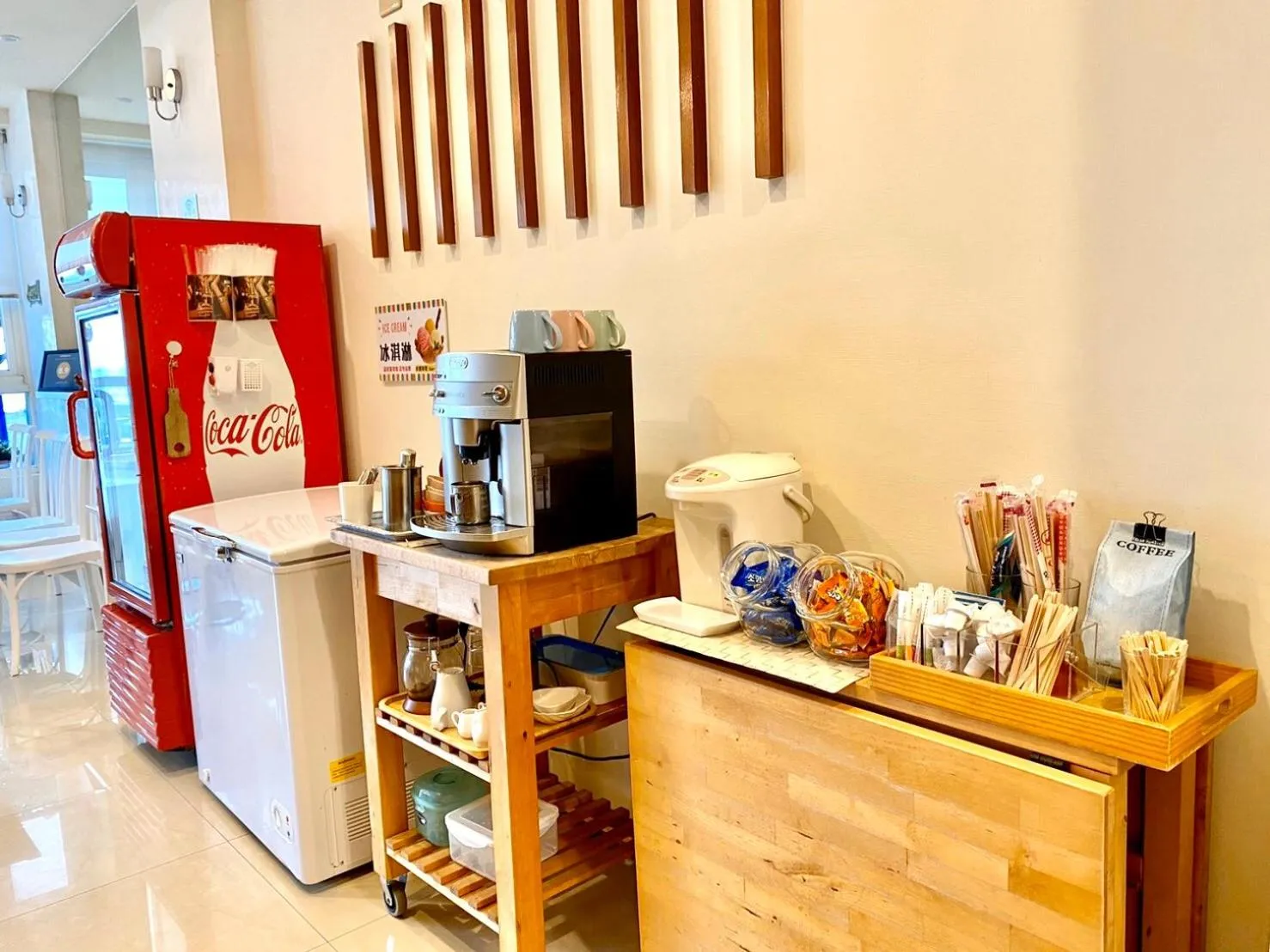 Coffee/tea facilities in LoveSea 126 Beach Inn