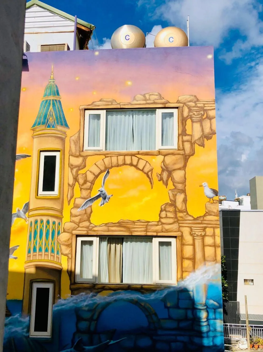 Property building in LoveSea 126 Beach Inn