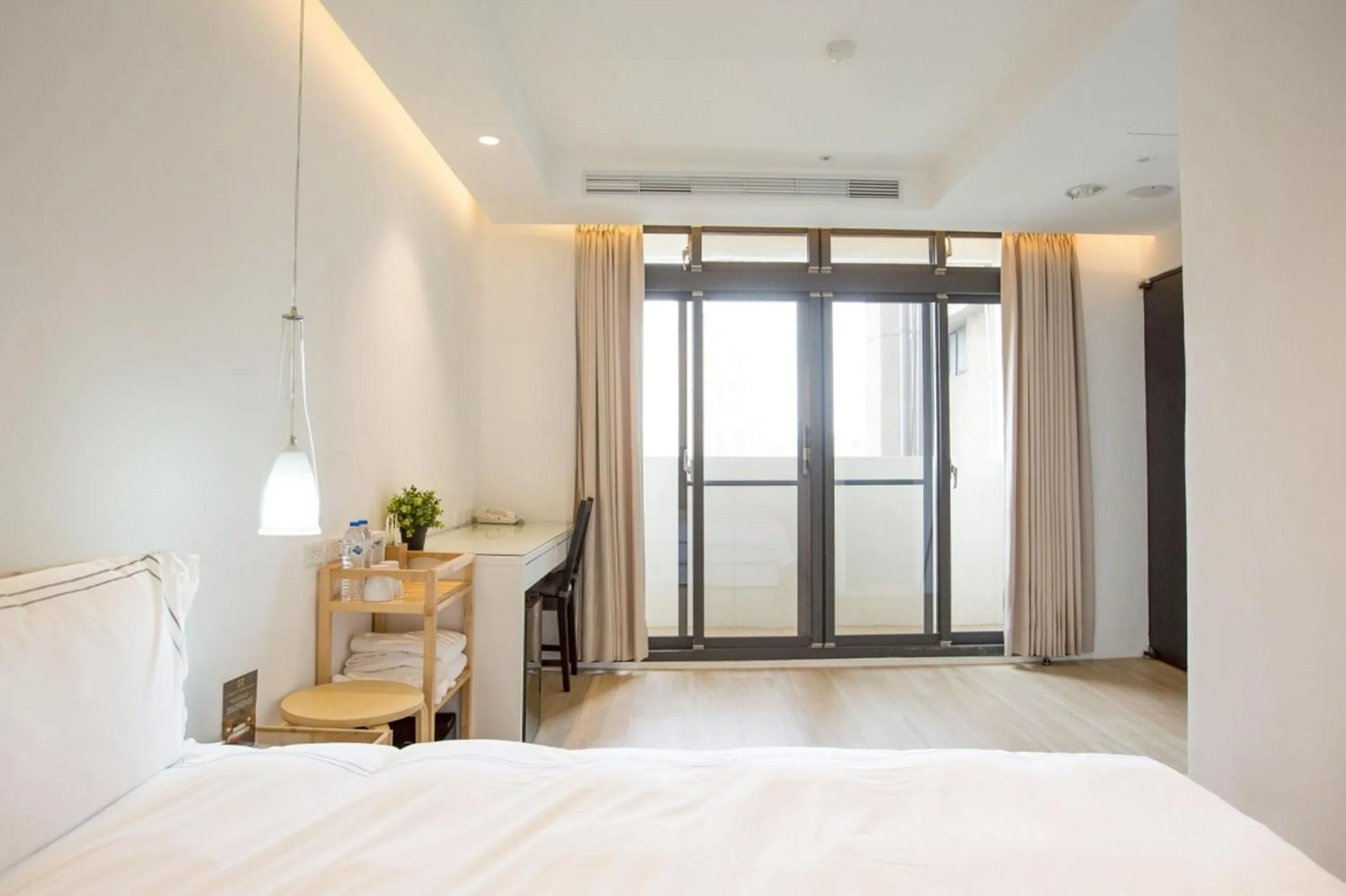 Photo of the whole room, Bed in Mini West Hotel