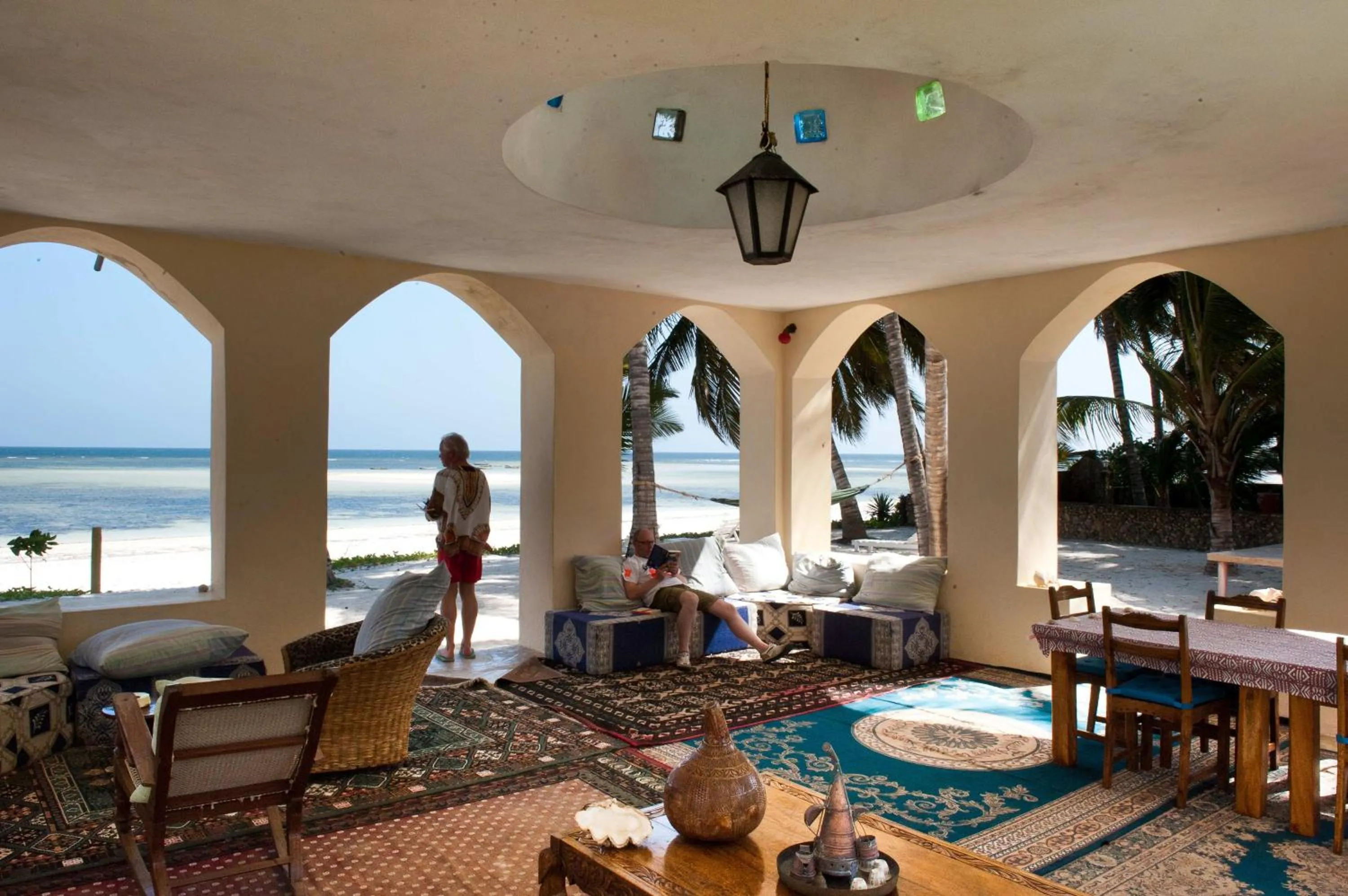 Communal lounge/ TV room in Sawa Sawa Beach House