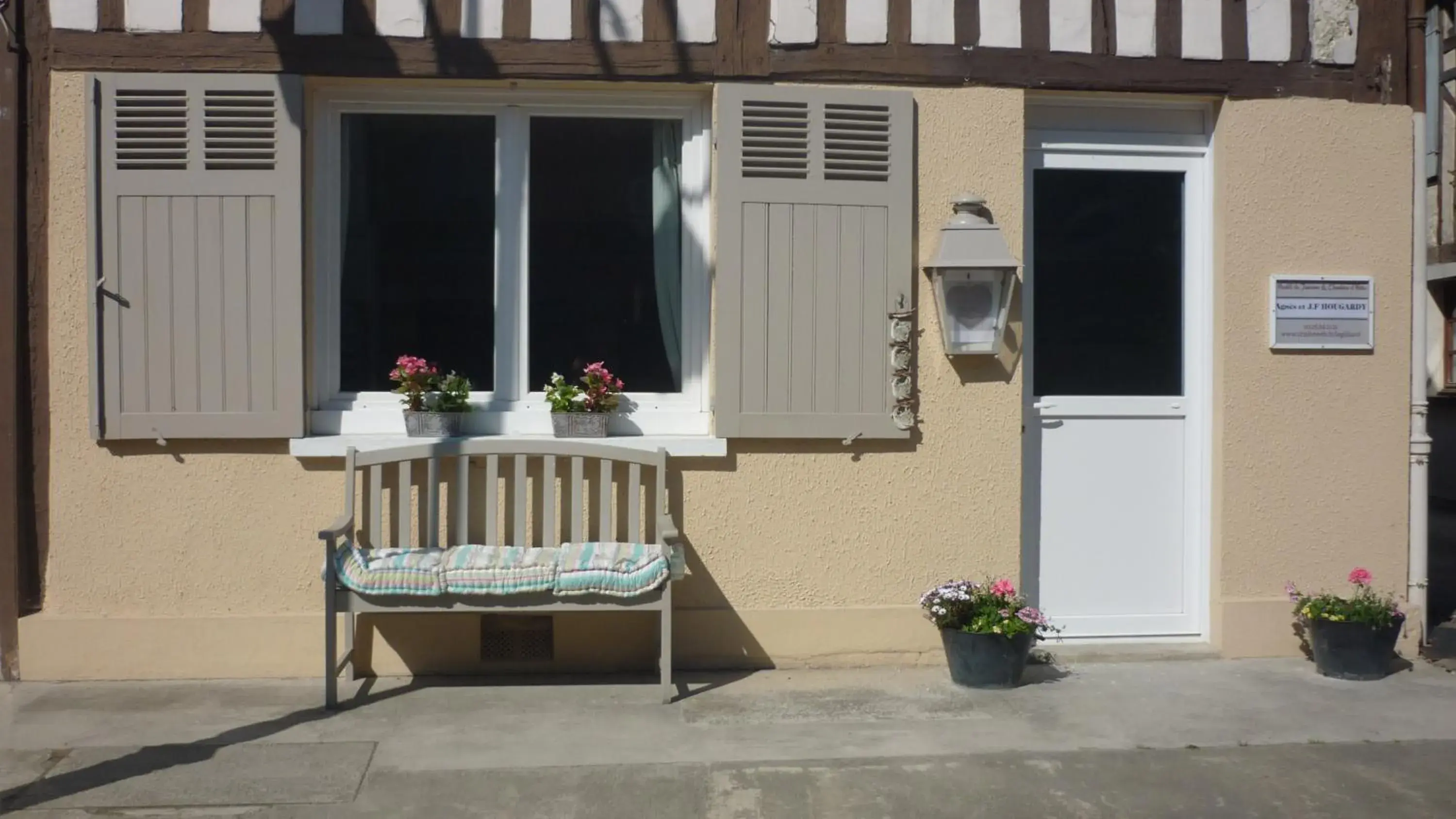 Family Room with Private Bathroom - single occupancy in Chambres d'hôtes Le Gilliard Family Room with Private Bathroom - single occupancy in Chambres d'hôtes Le Gilliard