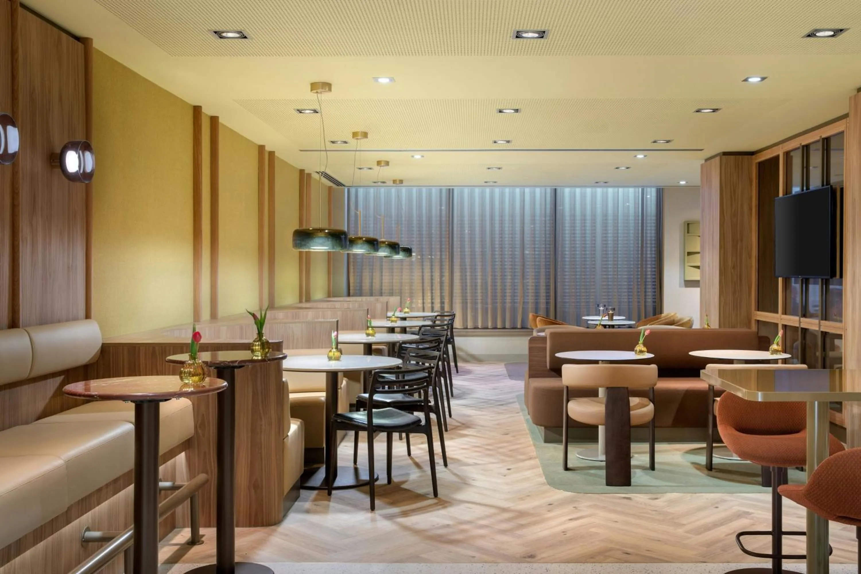 Lounge or bar in Amsterdam Marriott Hotel