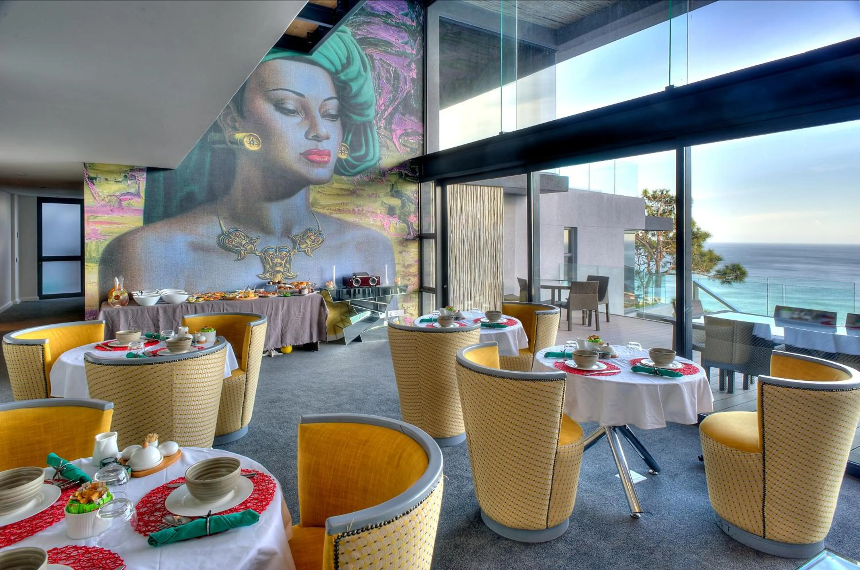 Lounge or bar in Sea Star Rocks Boutique Hotel