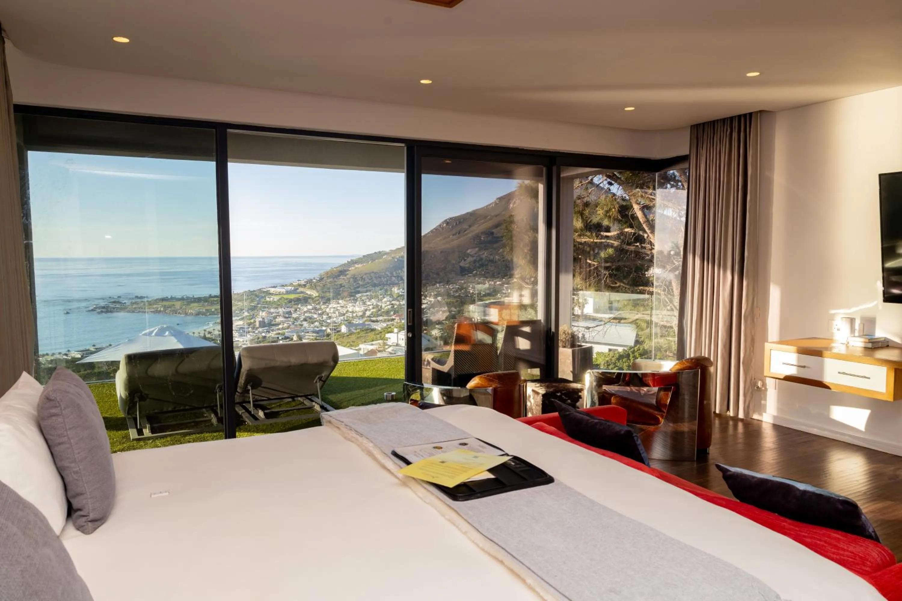 Bathroom, Bed in Sea Star Rocks Boutique Hotel