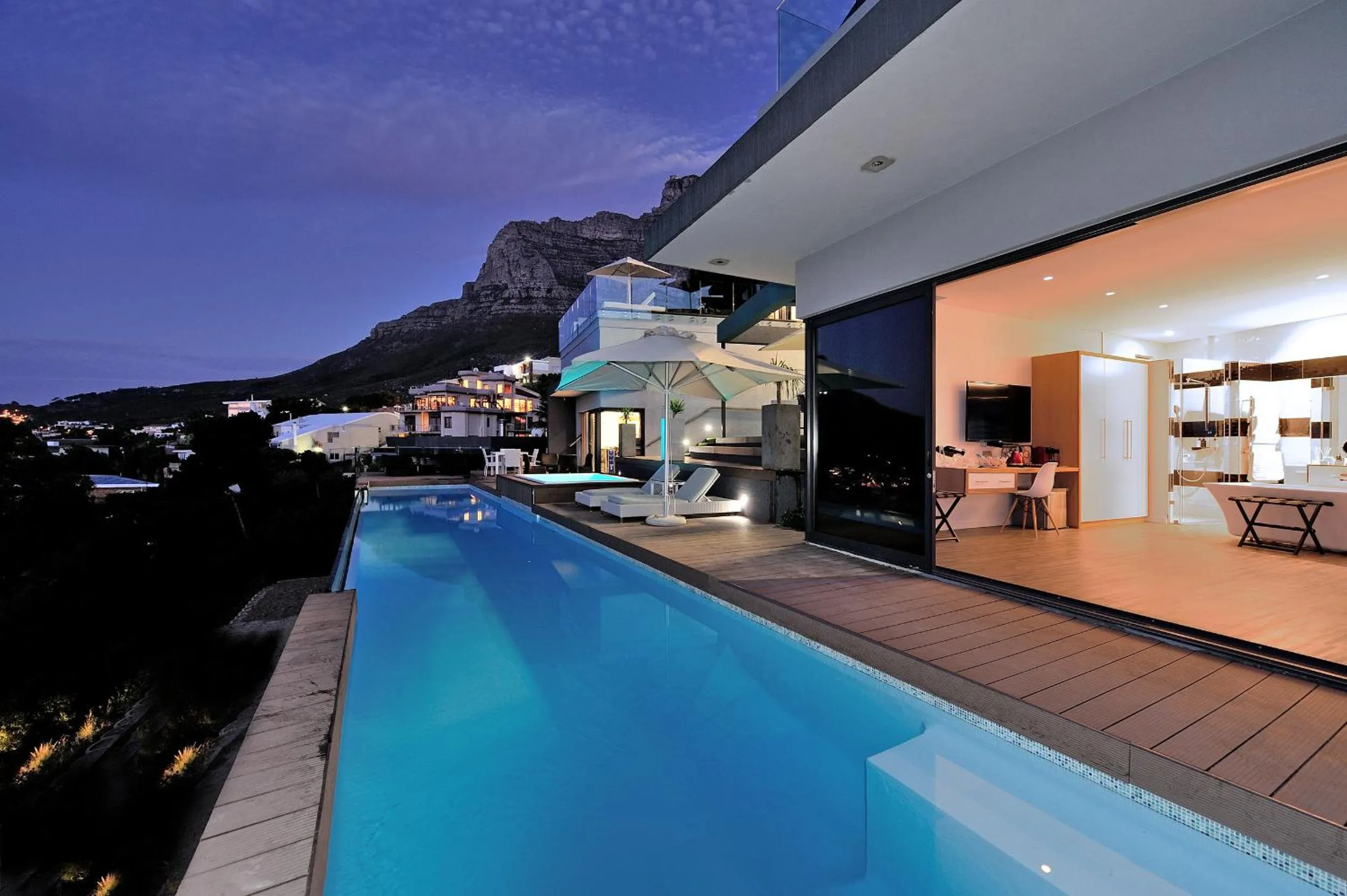 Patio in Sea Star Rocks Boutique Hotel