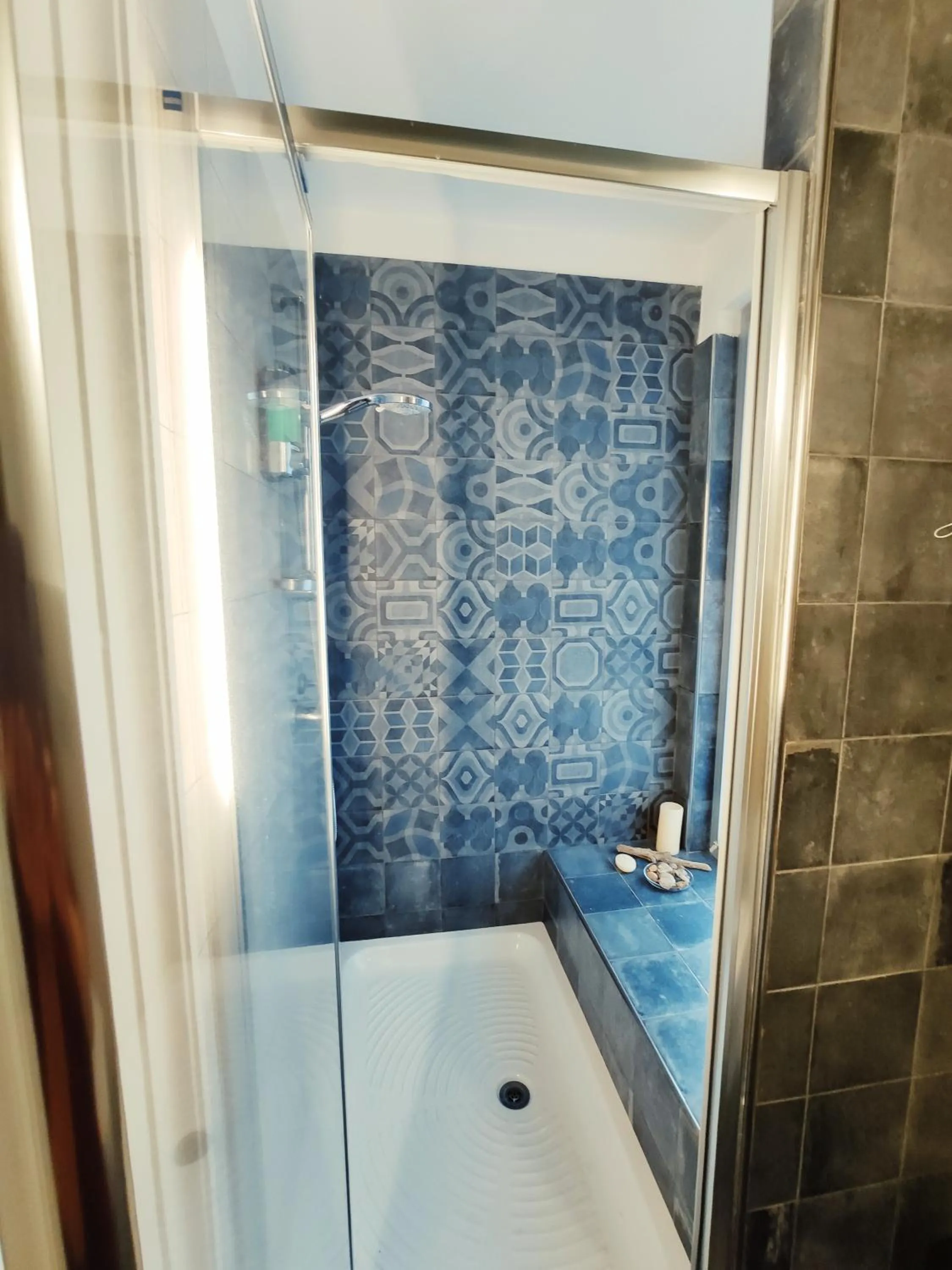 Bathroom in Acanthus B&B