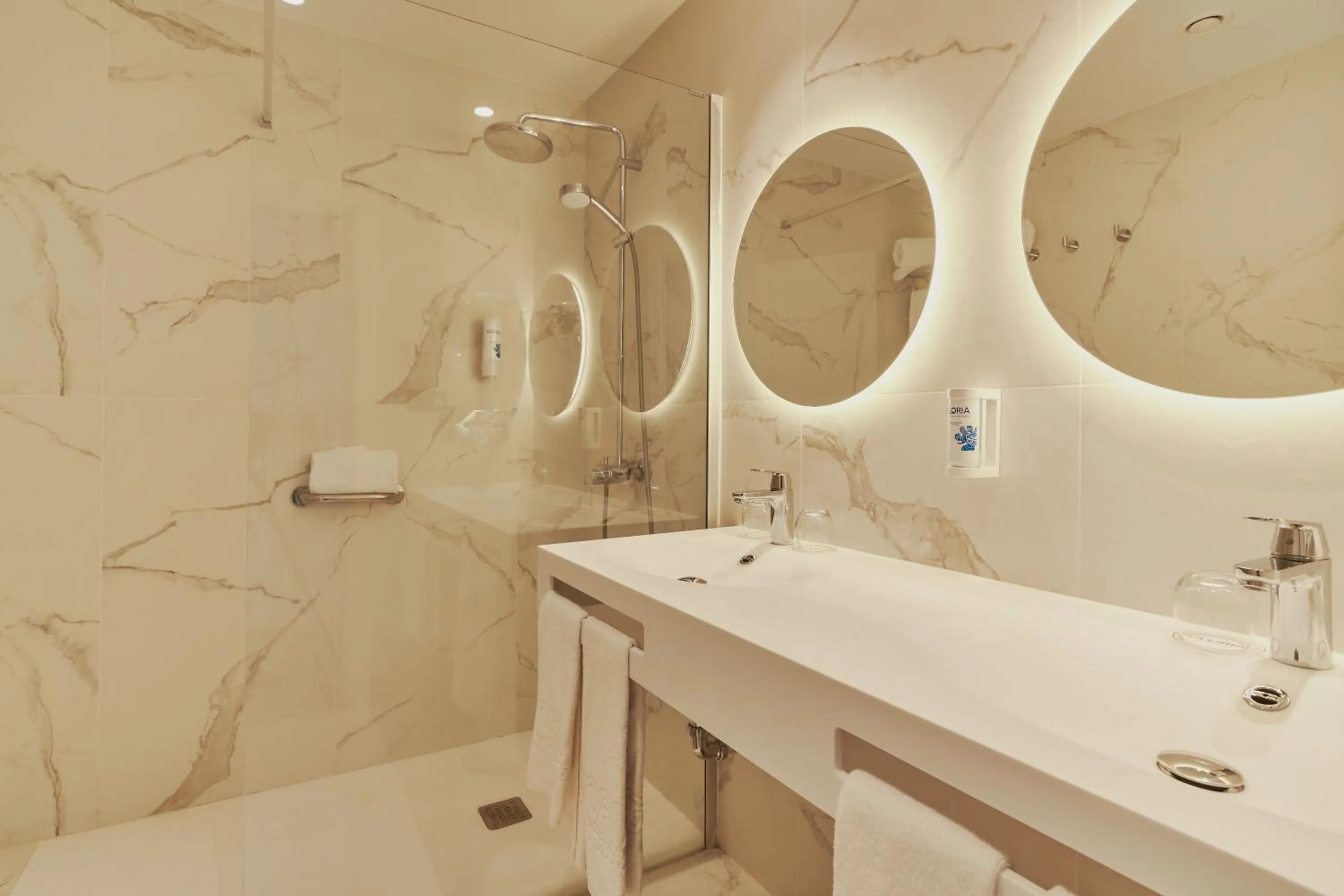 Bathroom in Gloria Palace San Agustín Thalasso & Hotel