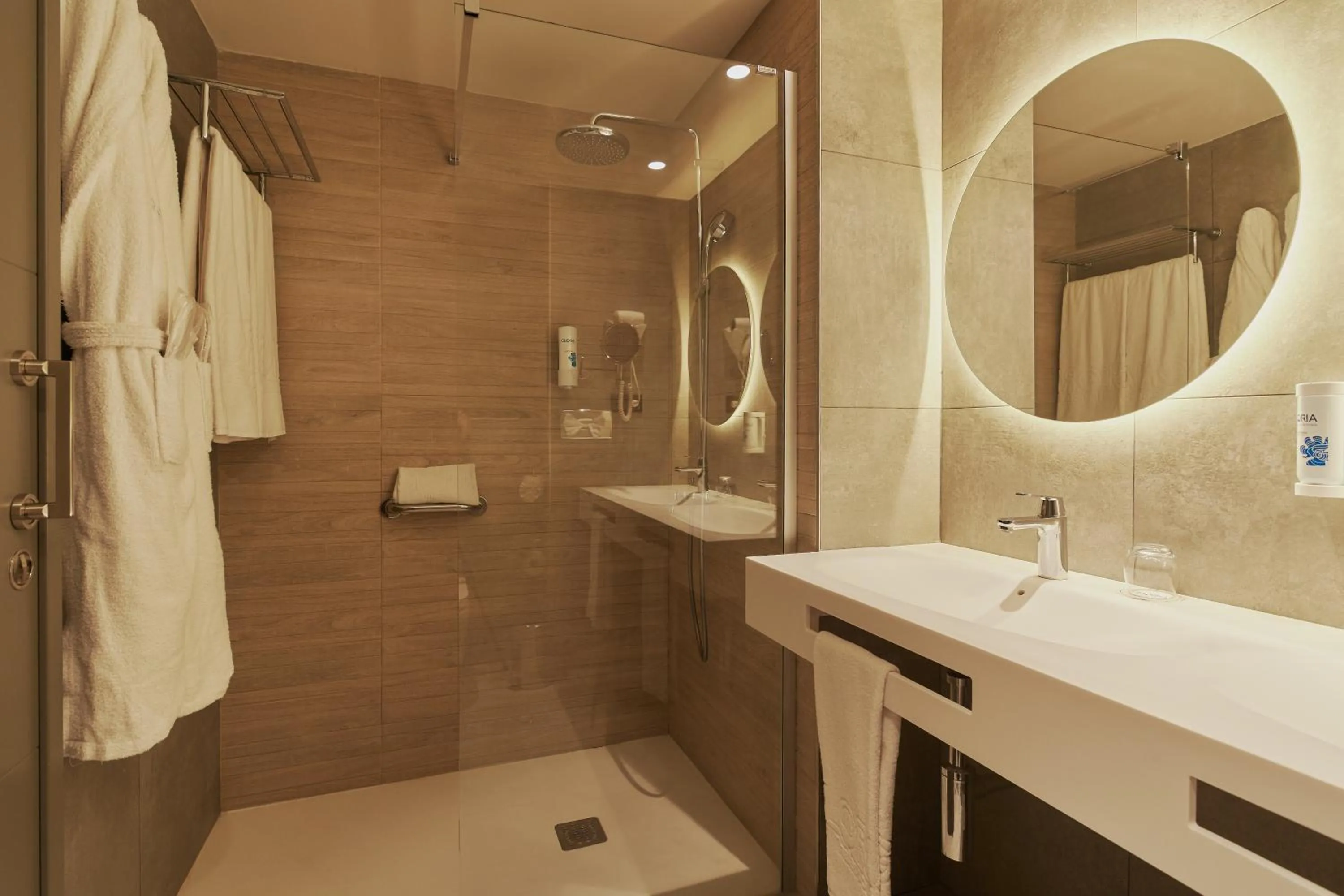 Bathroom in Gloria Palace San Agustín Thalasso & Hotel