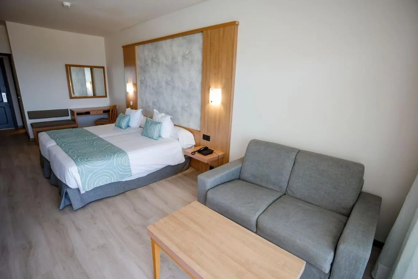 Photo of the whole room, Bed in Gloria Palace San Agustín Thalasso & Hotel