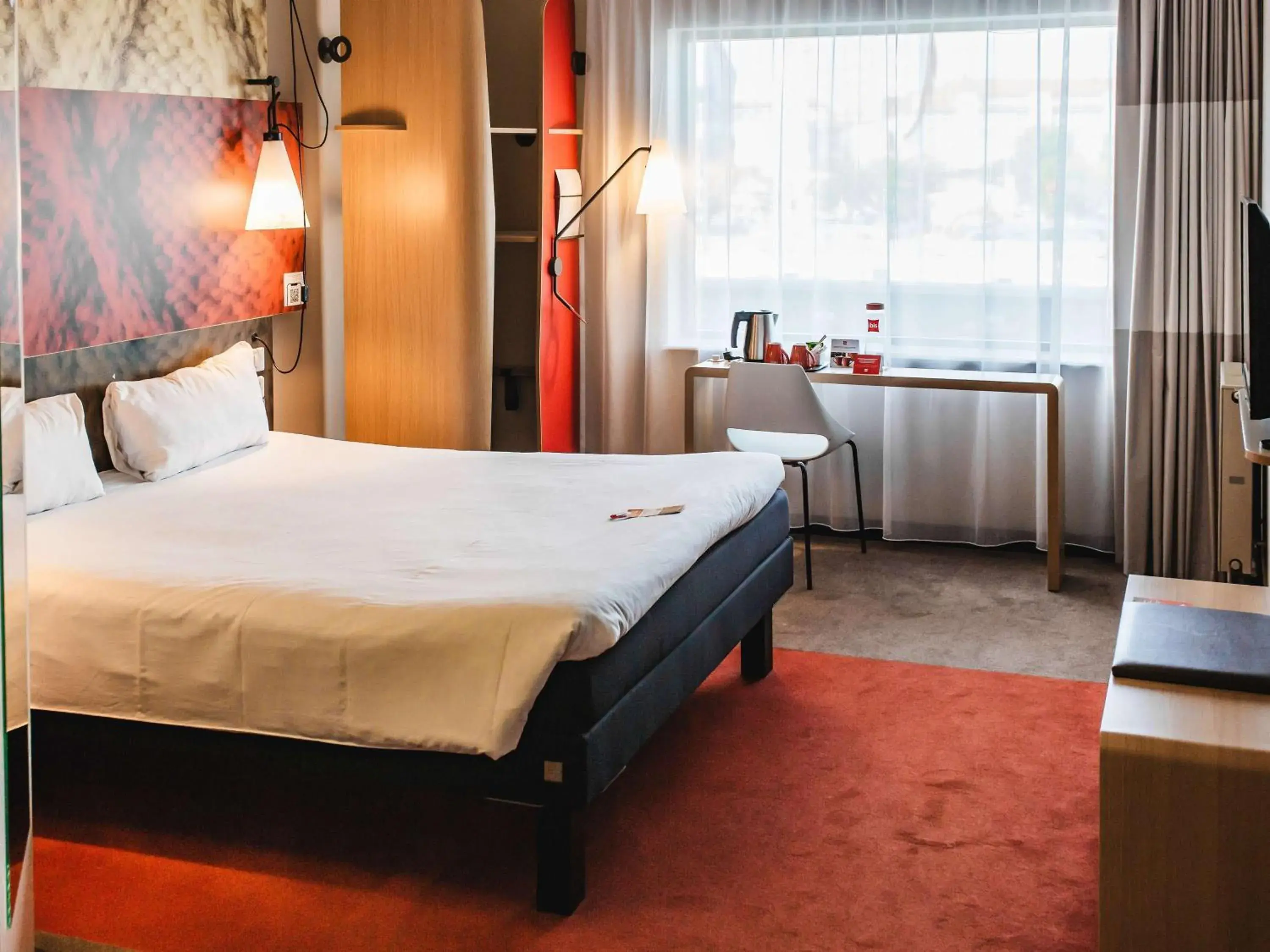 Bedroom, Bed in Ibis Wroclaw Centrum Bedroom, Bed in Ibis Wroclaw Centrum