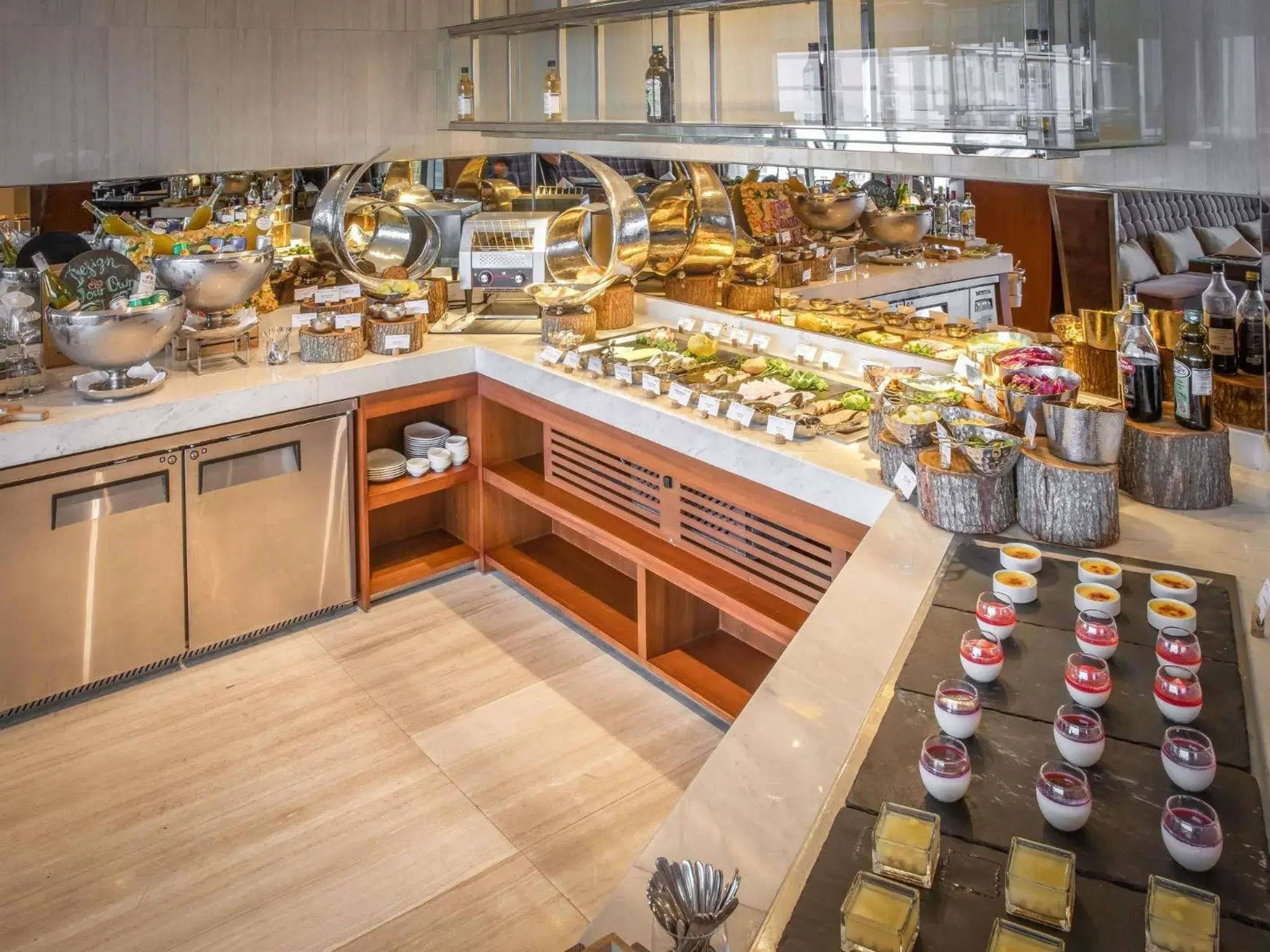 Restaurant/places to eat in Pullman Vung Tau Restaurant/places to eat in Pullman Vung Tau