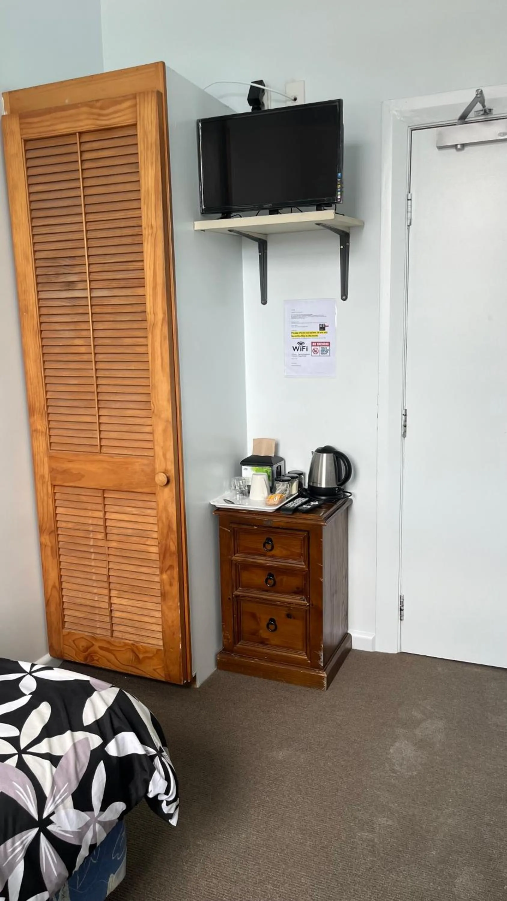 Budget Single Room with Shared Bathroom - single occupancy in Railway Hotel Greymouth