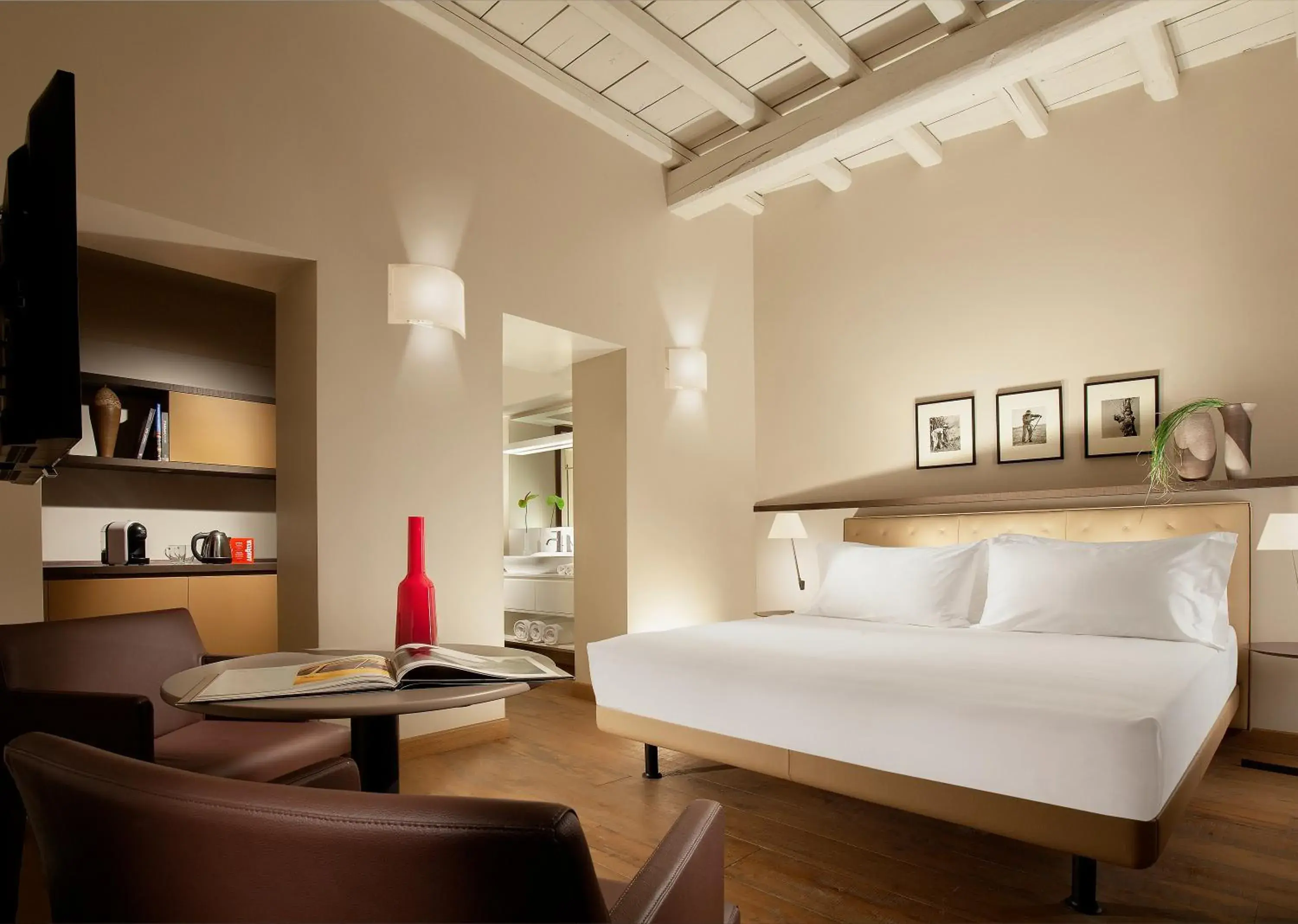 Photo of the whole room, Bed in Palazzo Scanderbeg Photo of the whole room, Bed in Palazzo Scanderbeg