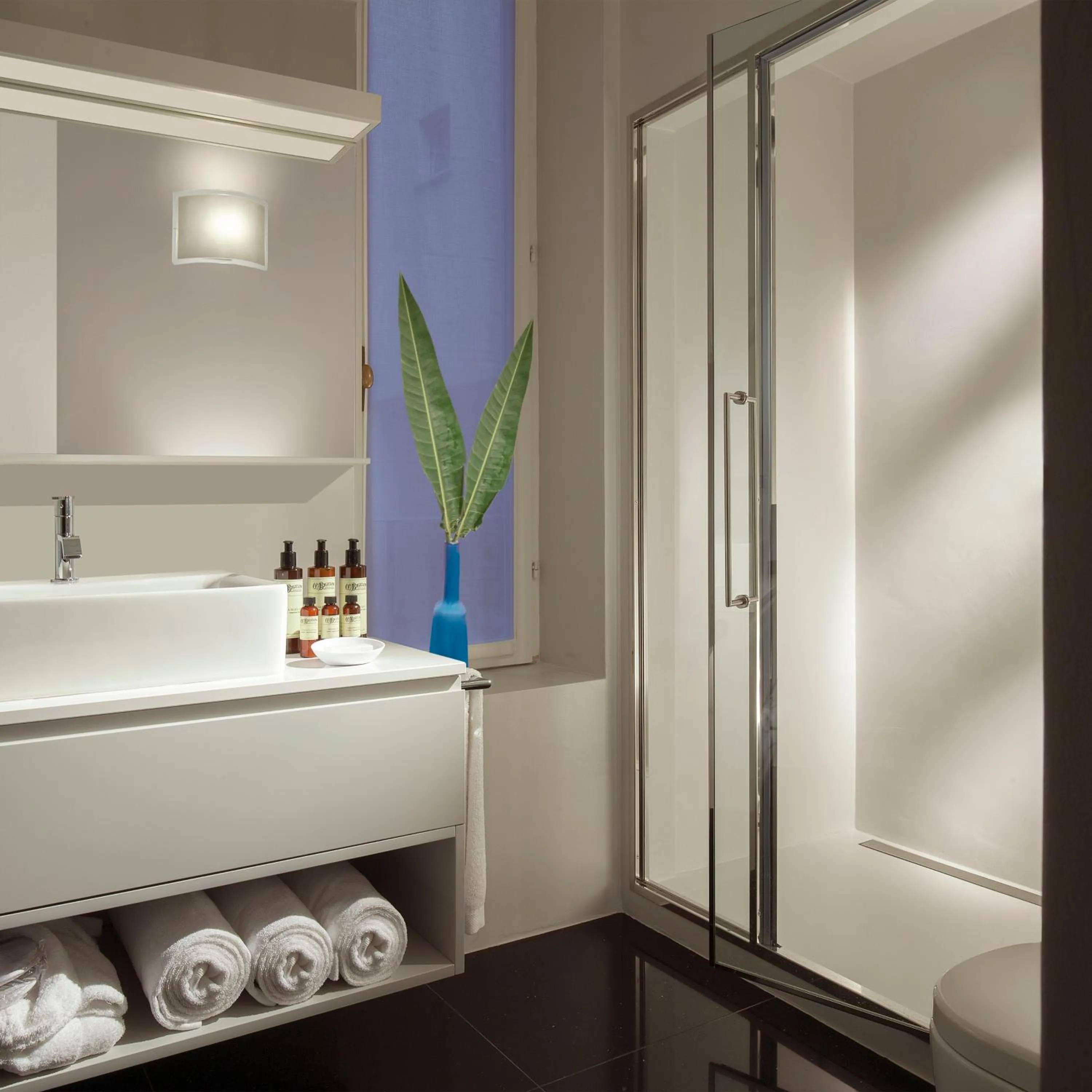 Bathroom in Palazzo Scanderbeg