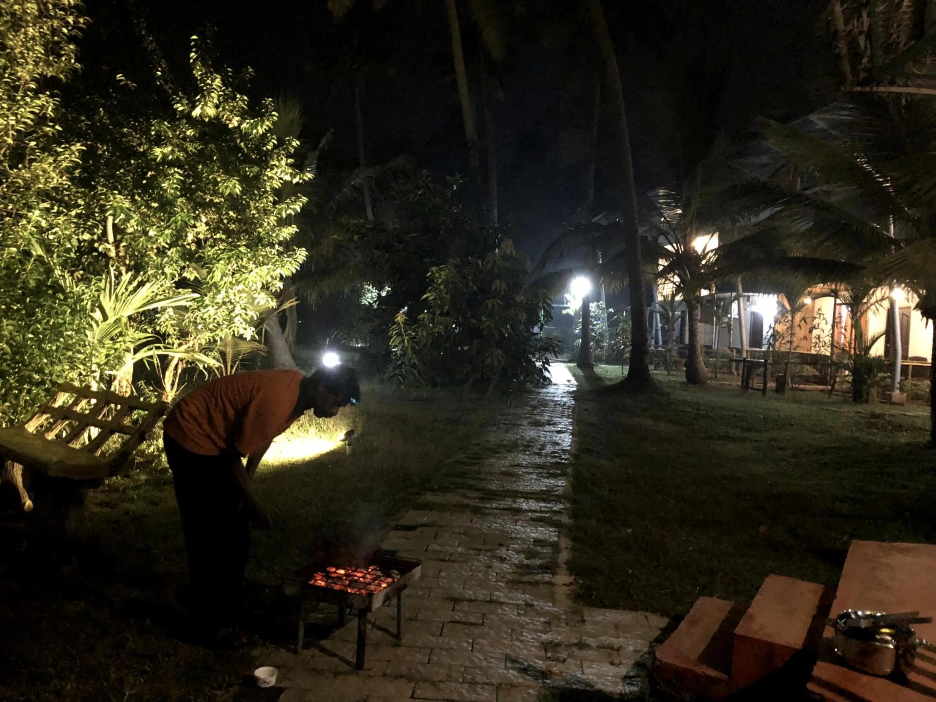 BBQ facilities in Lake N River Resort Munroe Island