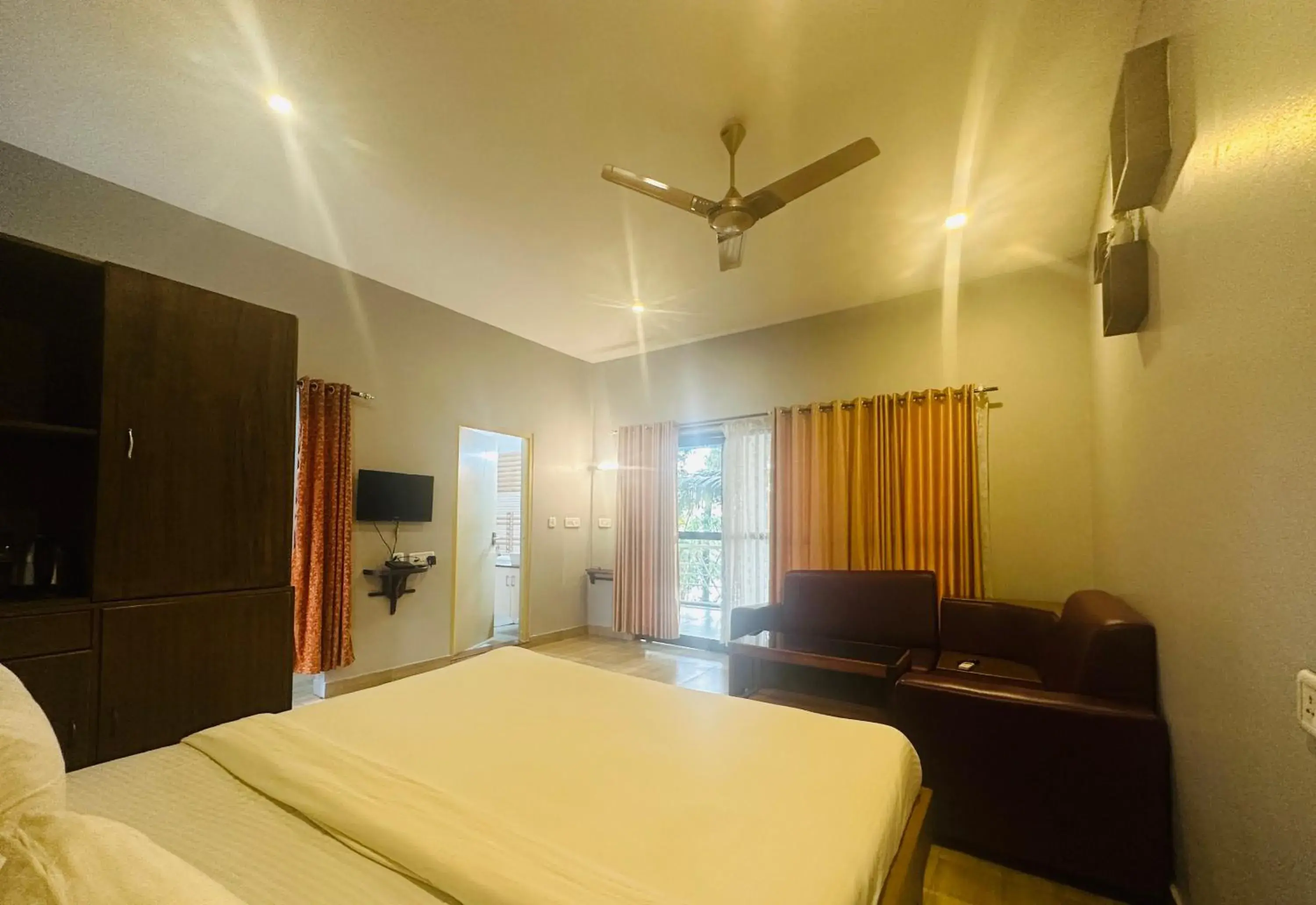 Bed in Lake N River Resort Munroe Island Bed in Lake N River Resort Munroe Island