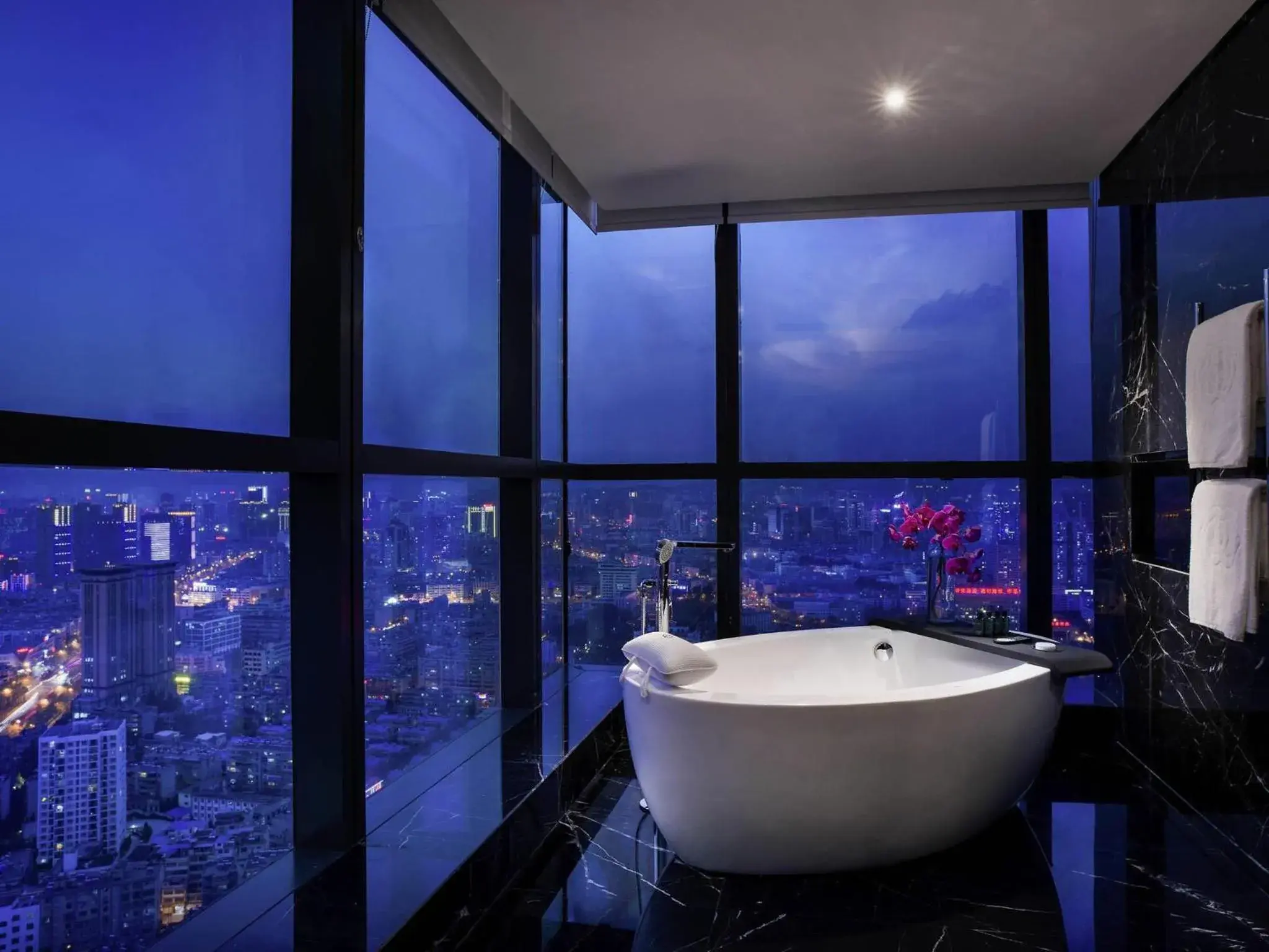 Bedroom in Sofitel Kunming Bedroom in Sofitel Kunming