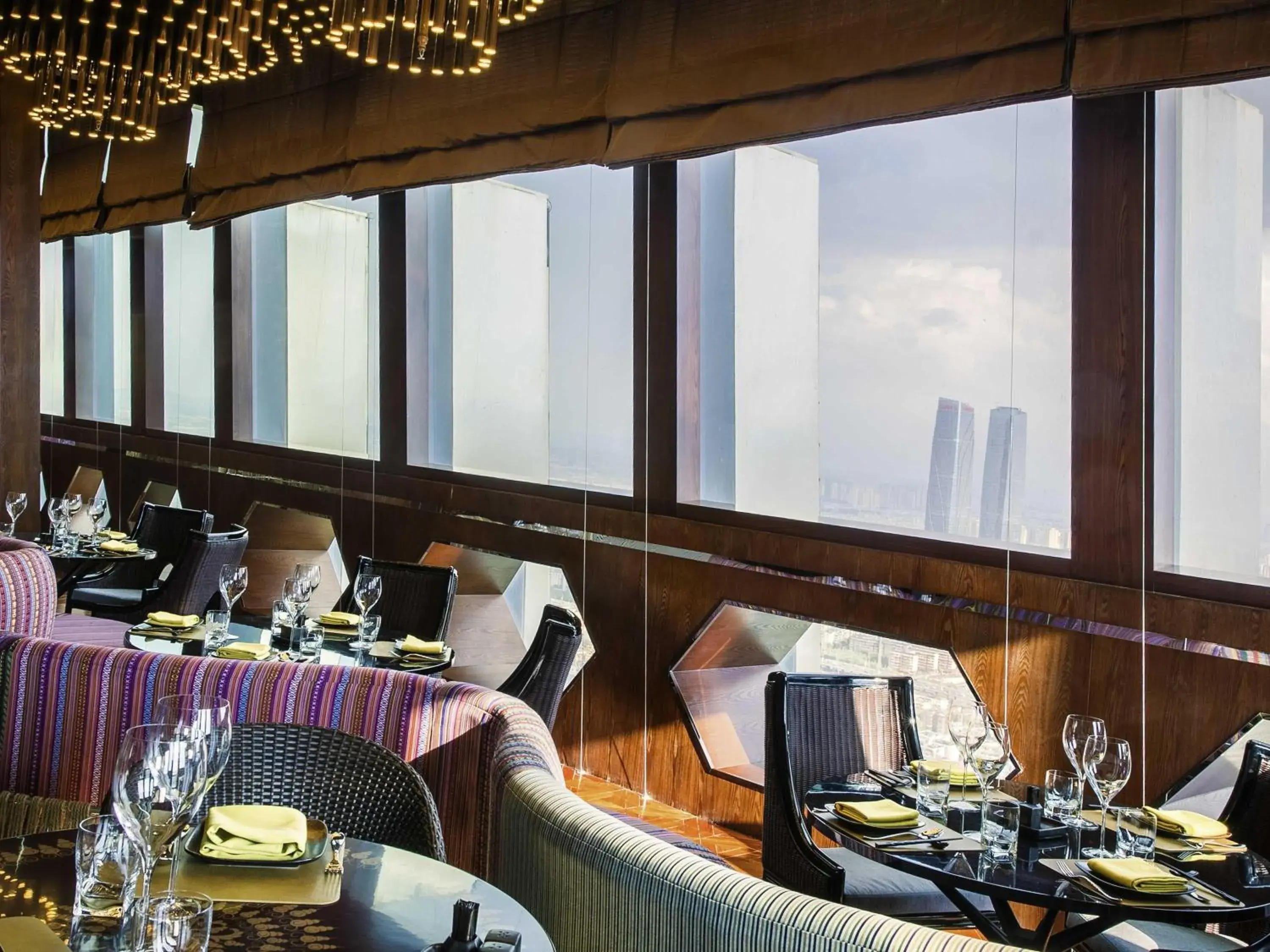 Restaurant/places to eat in Sofitel Kunming Restaurant/places to eat in Sofitel Kunming