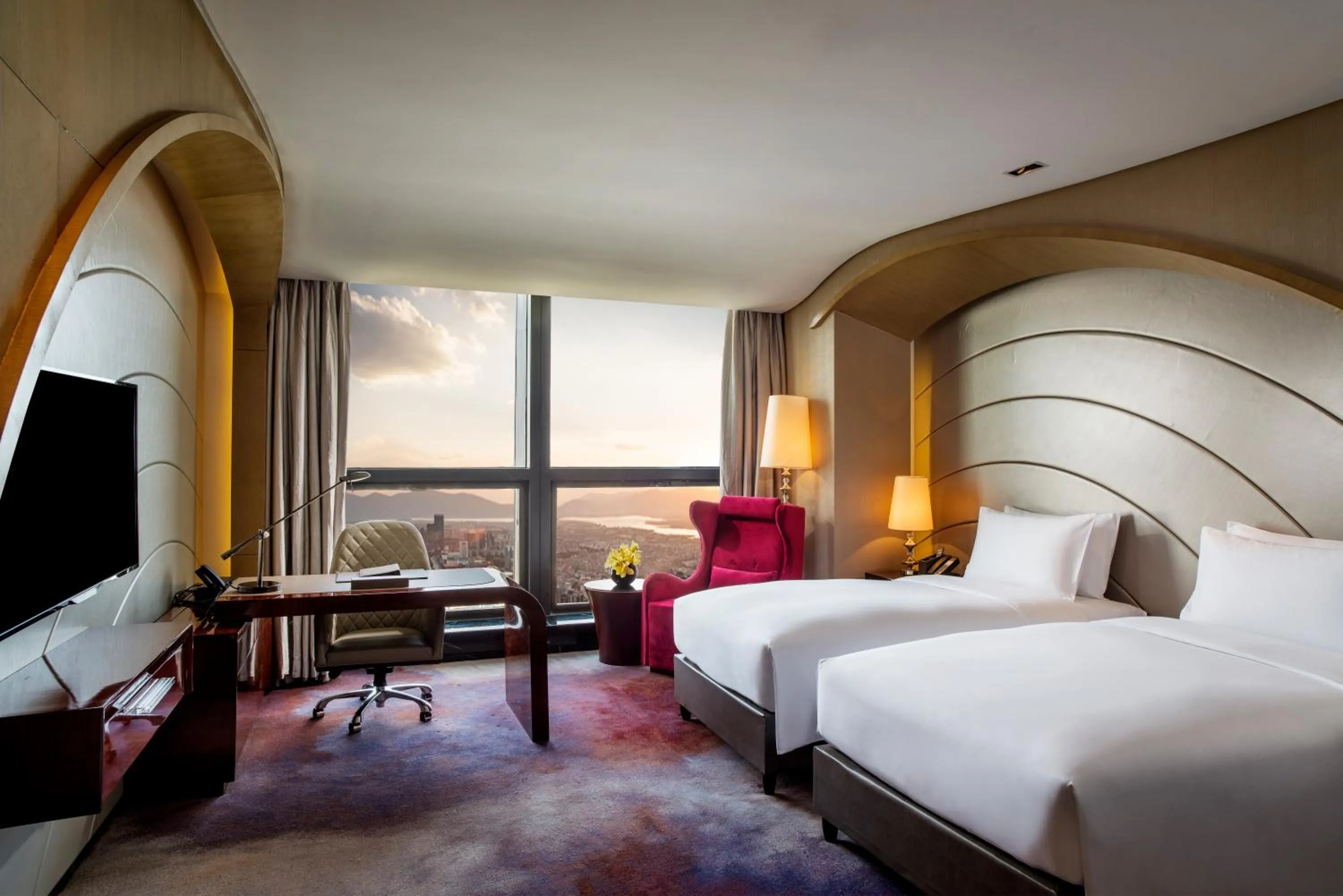 Photo of the whole room, Bed in Sofitel Kunming