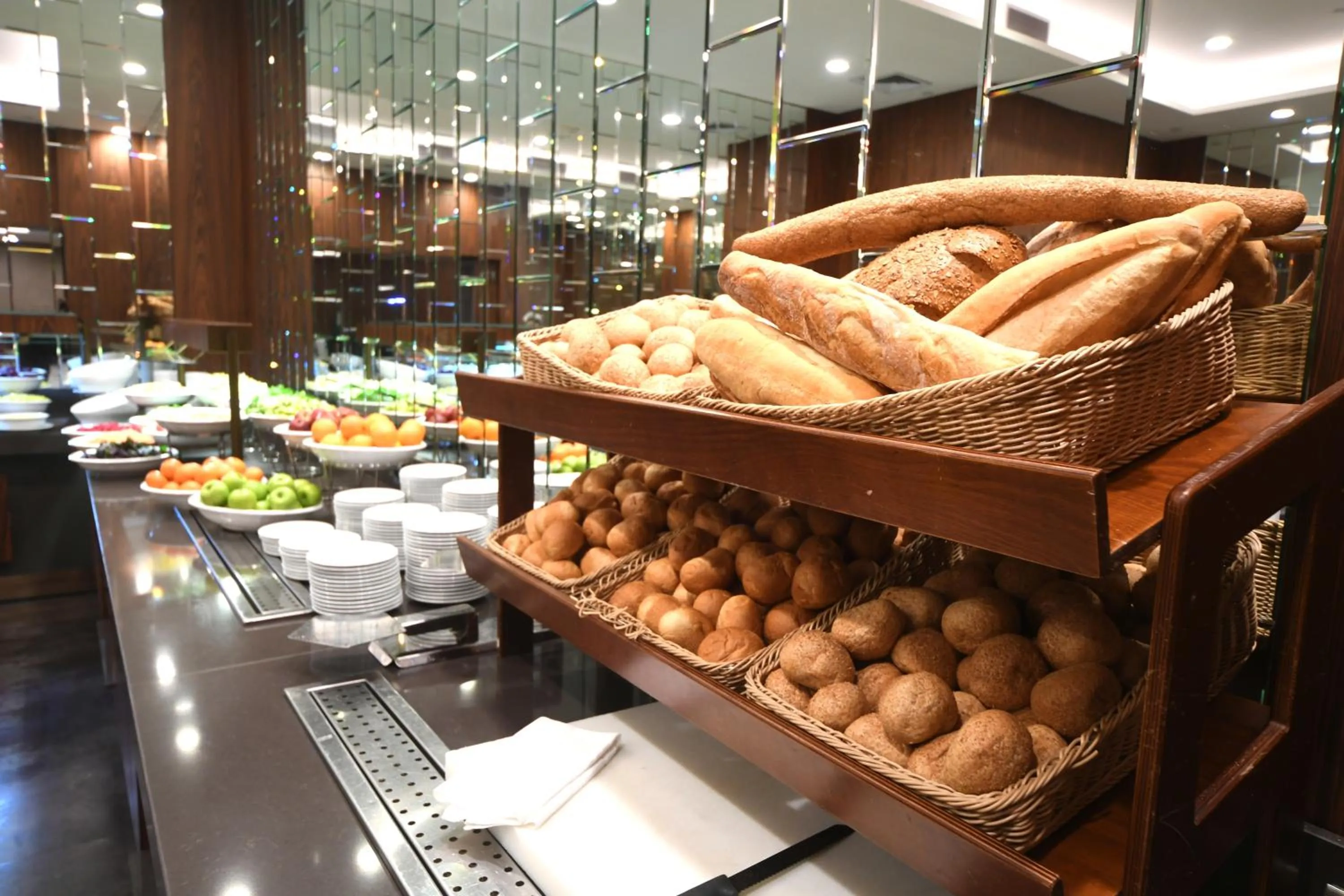 Breakfast in Mercure Istanbul West Hotel & Convention Center