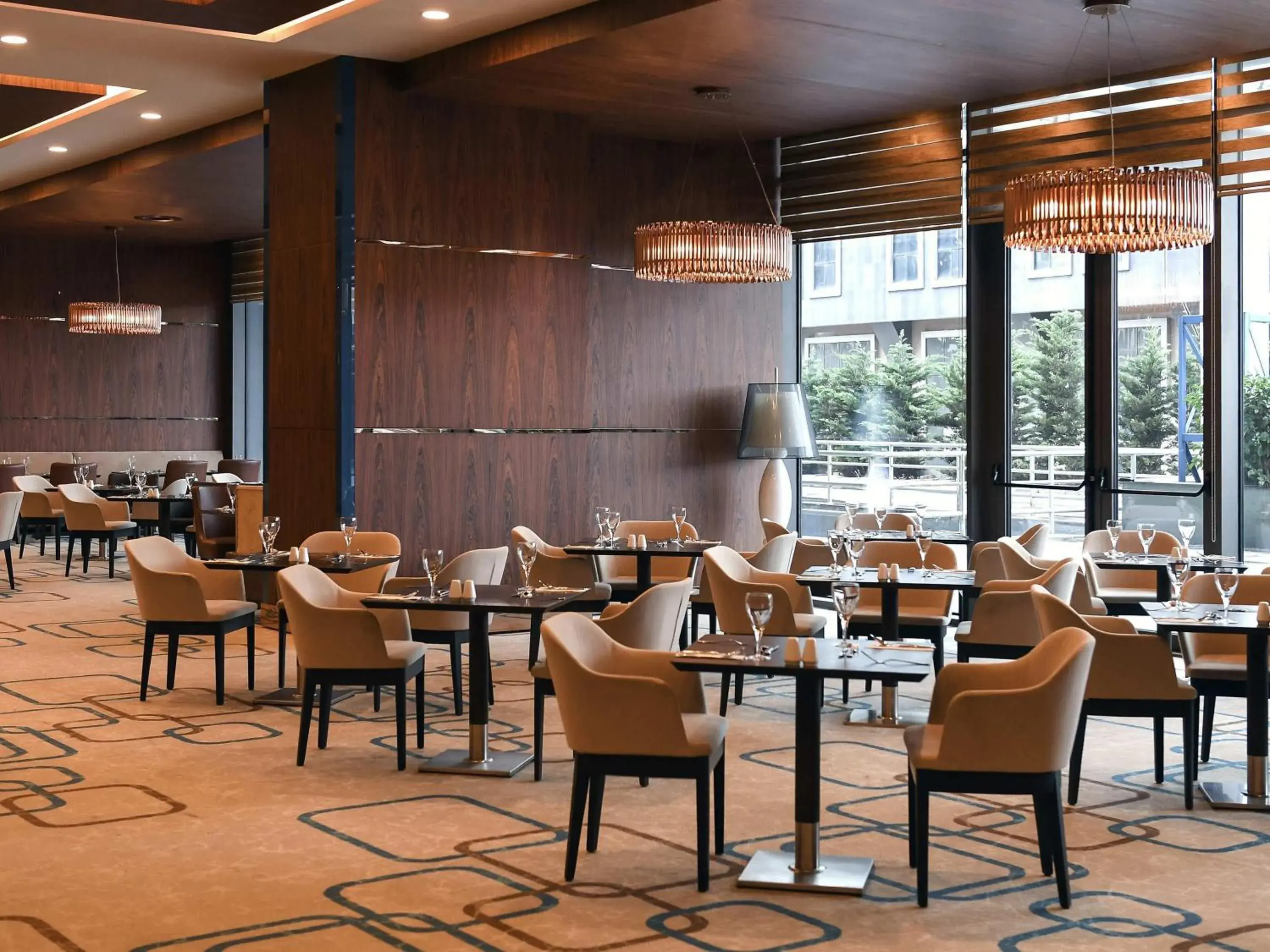 Restaurant/places to eat in Mercure Istanbul West Hotel & Convention Center Restaurant/places to eat in Mercure Istanbul West Hotel & Convention Center