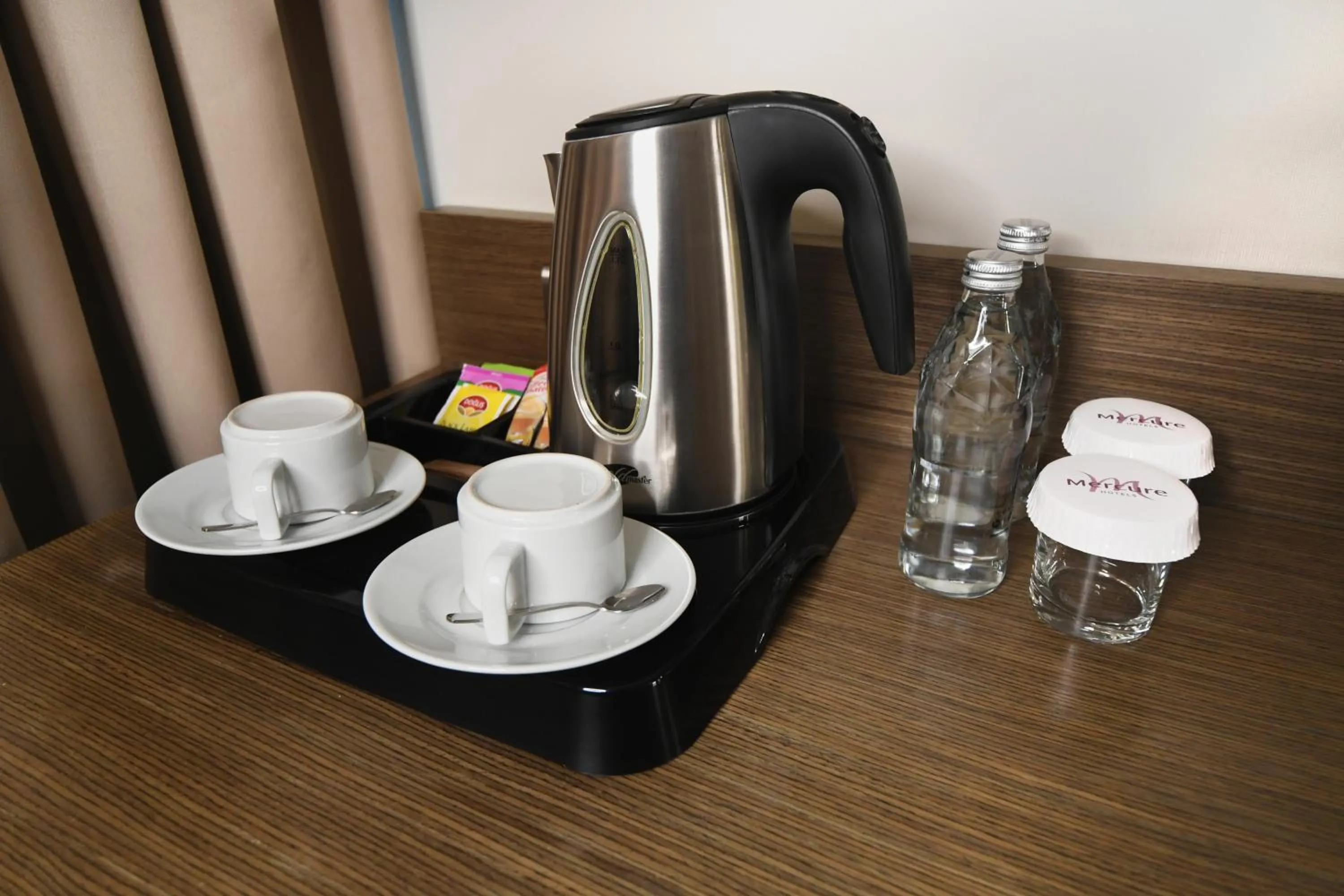 Coffee/tea facilities in Mercure Istanbul West Hotel & Convention Center