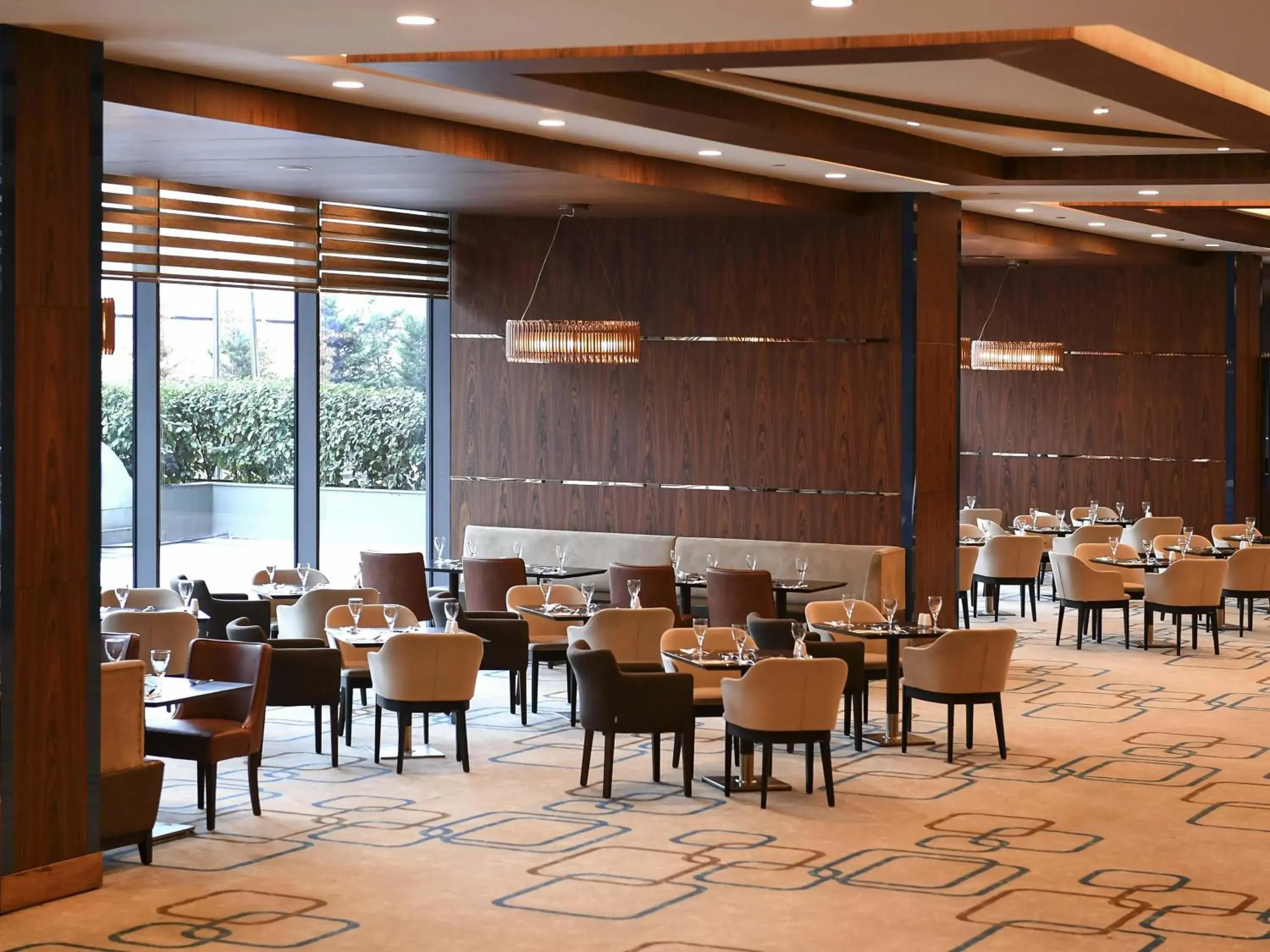 Restaurant/places to eat in Mercure Istanbul West Hotel & Convention Center Restaurant/places to eat in Mercure Istanbul West Hotel & Convention Center