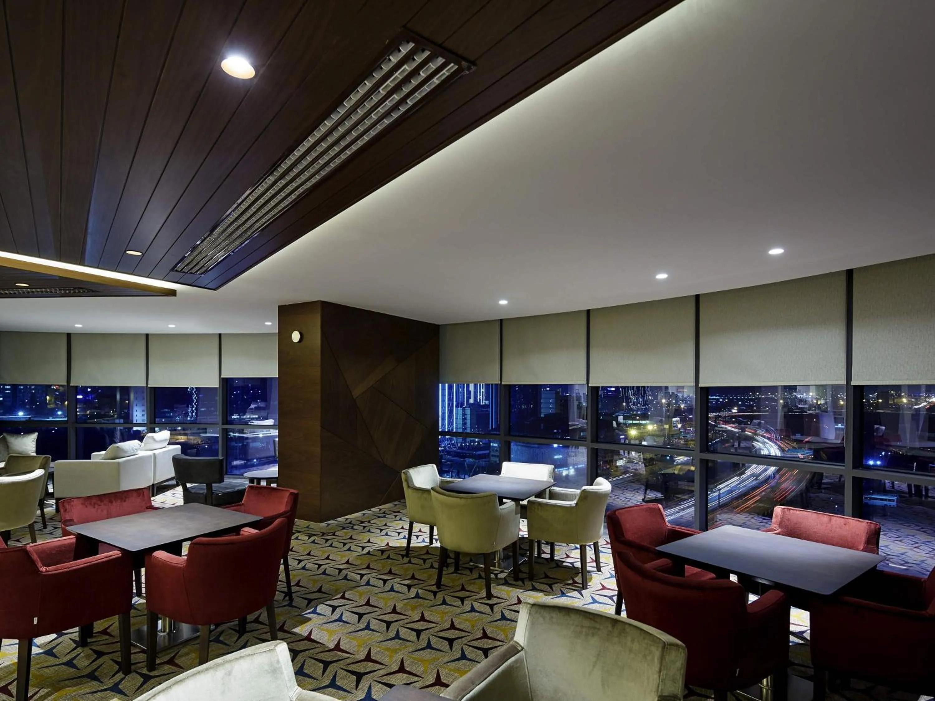 Restaurant/places to eat in Pullman Istanbul Hotel & Convention Center