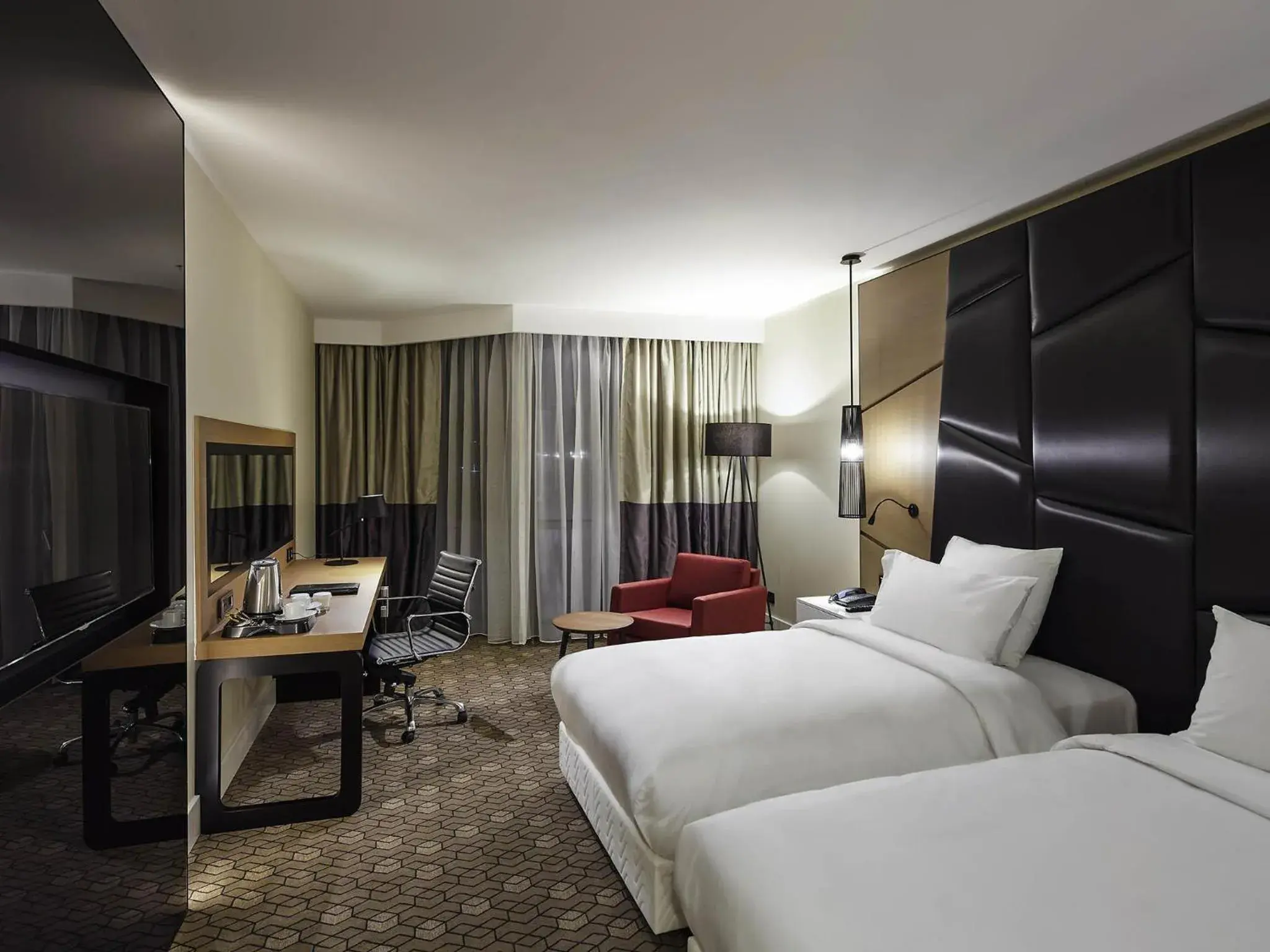 Bedroom, Bed in Pullman Istanbul Hotel & Convention Center Bedroom, Bed in Pullman Istanbul Hotel & Convention Center