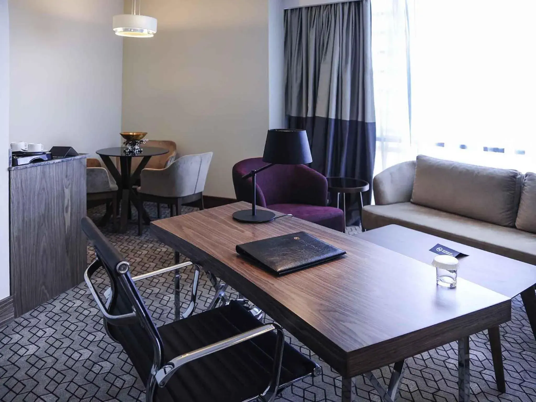 Bedroom in Pullman Istanbul Hotel & Convention Center Bedroom in Pullman Istanbul Hotel & Convention Center