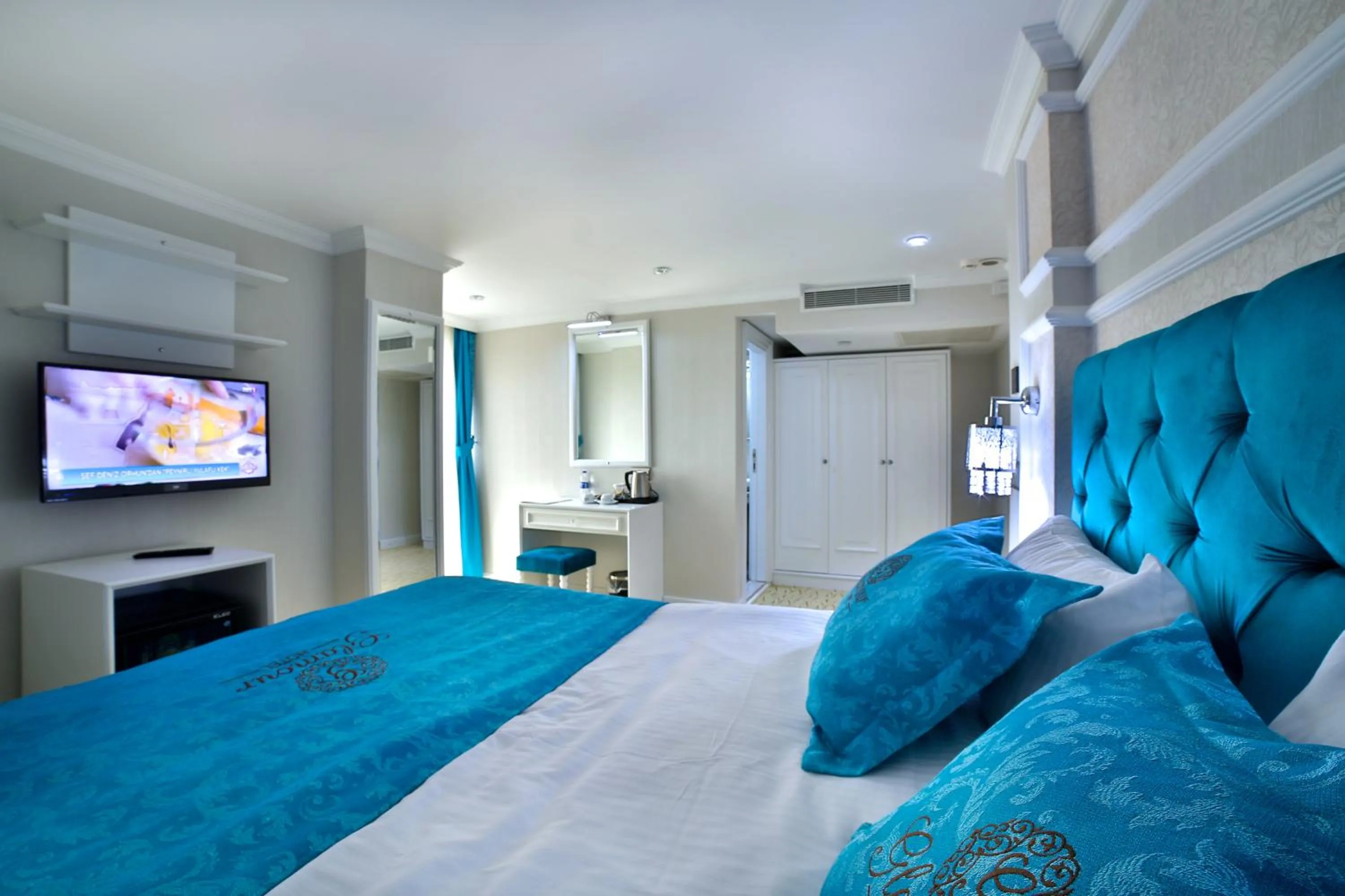 Photo of the whole room, Bed in Glamour Hotel Istanbul Sirkeci