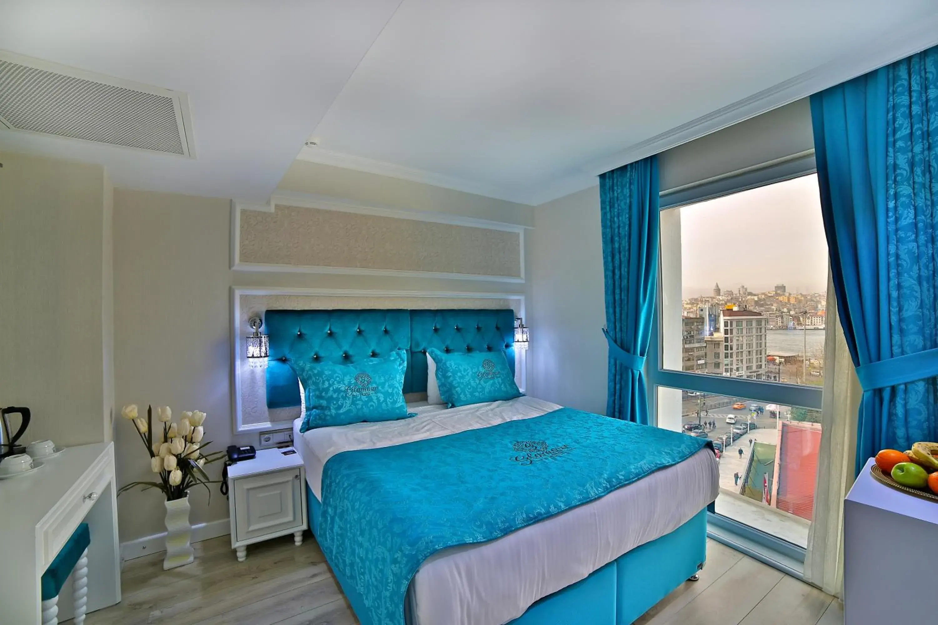 City view, Bed in Glamour Hotel Istanbul Sirkeci City view, Bed in Glamour Hotel Istanbul Sirkeci