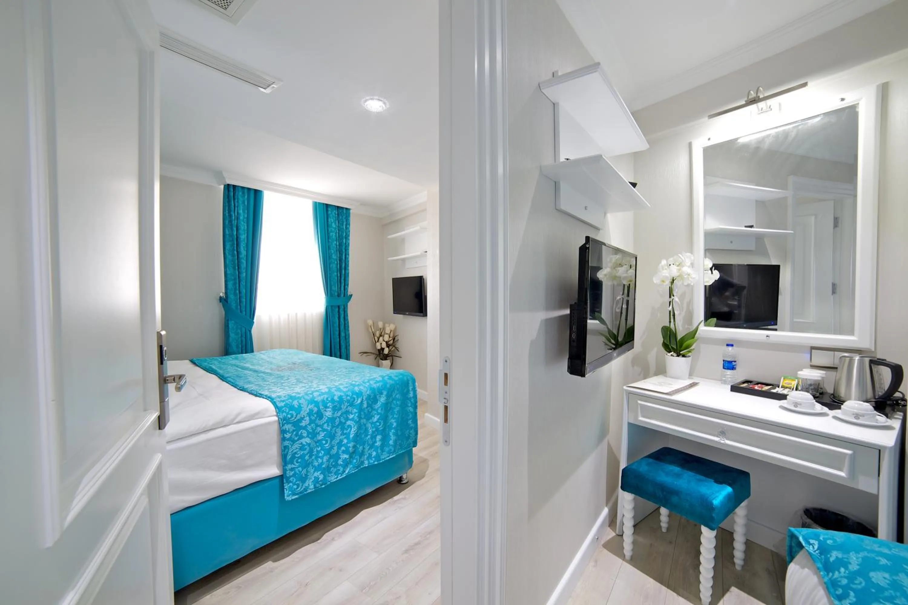 Photo of the whole room, Bed in Glamour Hotel Istanbul Sirkeci