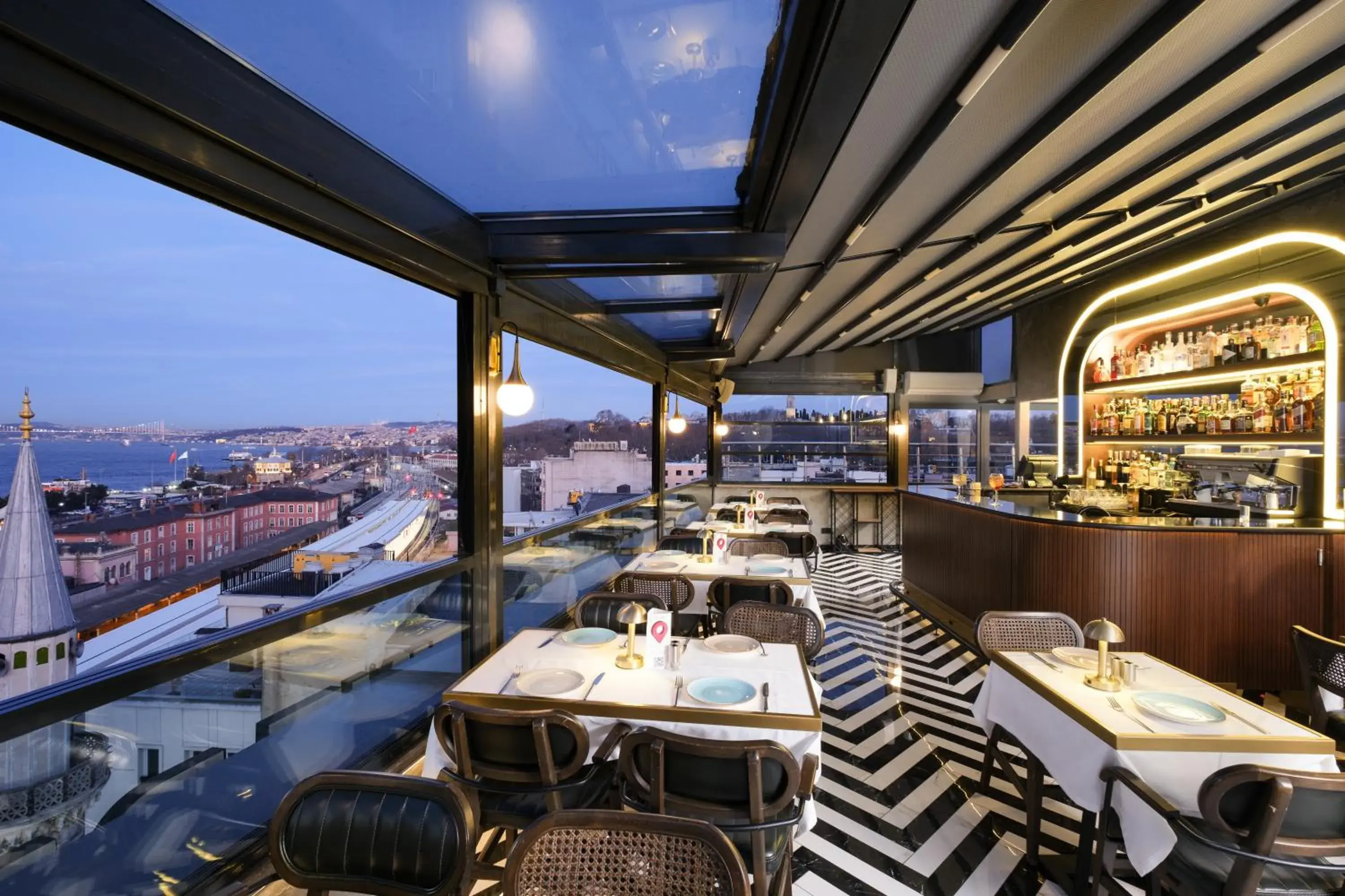 Restaurant/places to eat in Glamour Hotel Istanbul Sirkeci Restaurant/places to eat in Glamour Hotel Istanbul Sirkeci