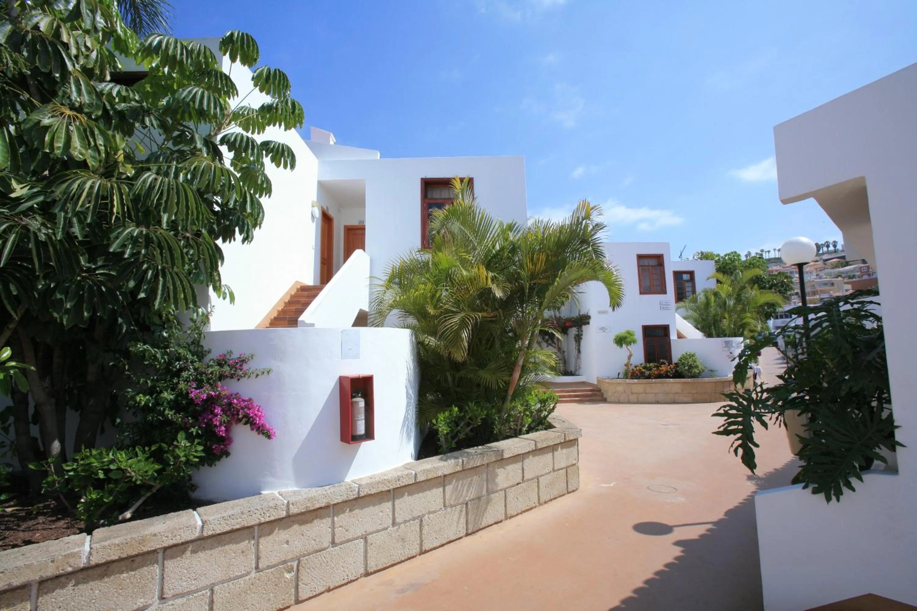 Property building in Hotel Malibu Park