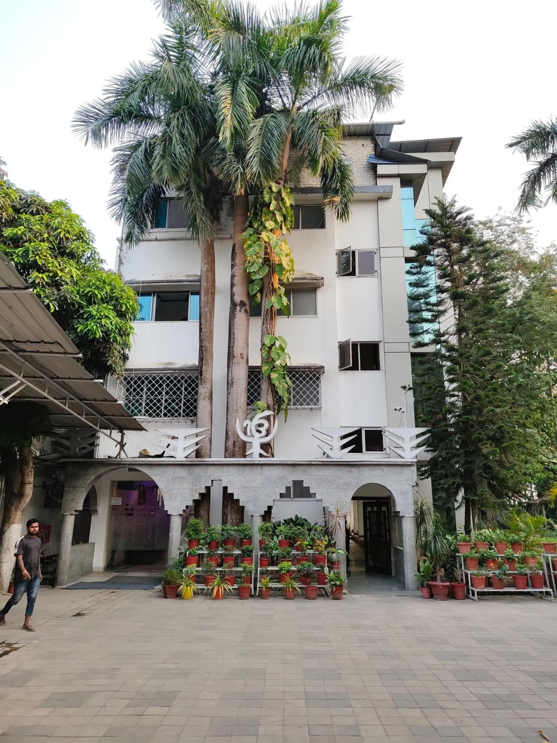 Property building in Sher-E-Punjab Property building in Sher-E-Punjab