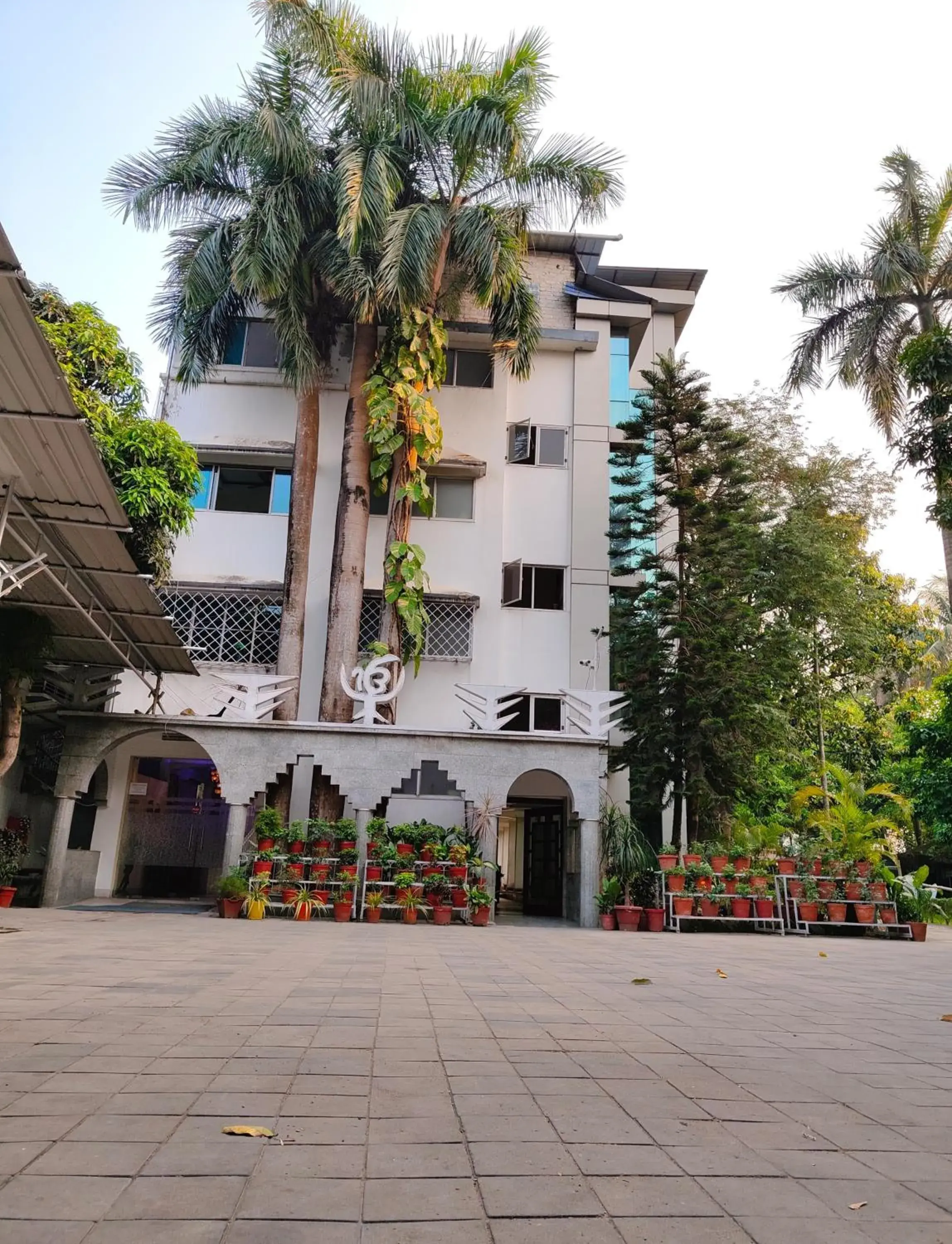 Property building in Sher-E-Punjab Property building in Sher-E-Punjab