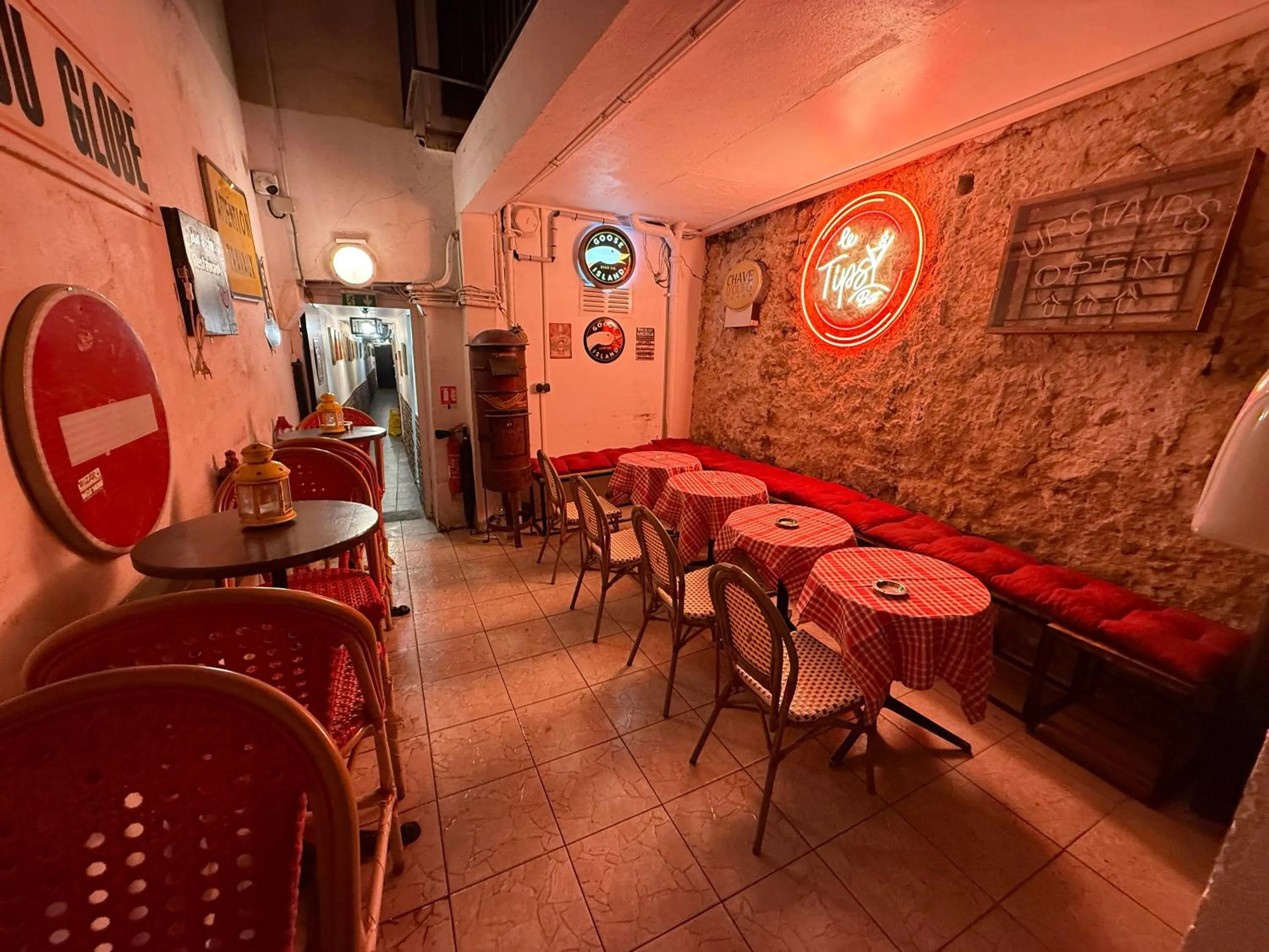 Seating area in LE Globe