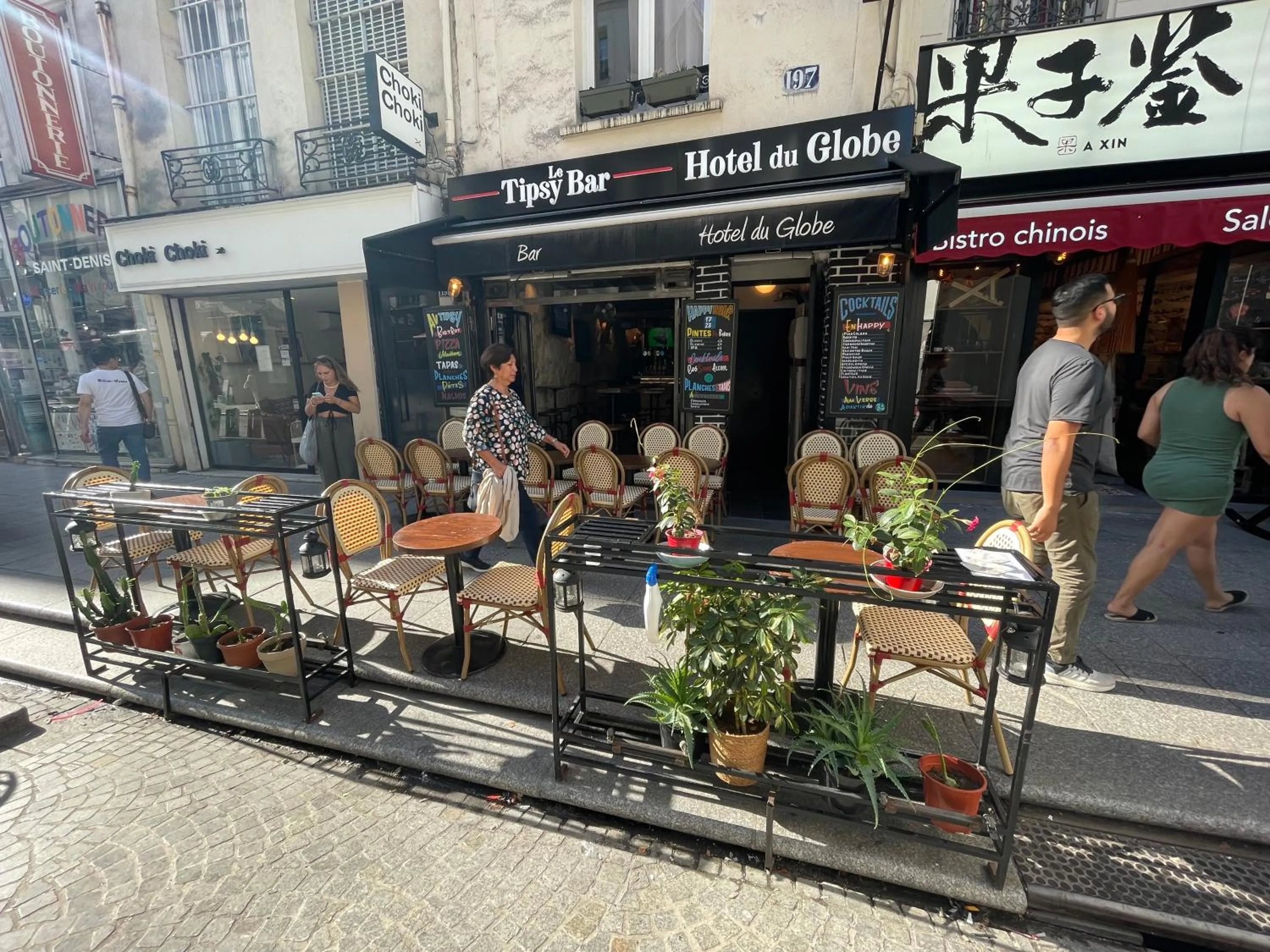 Property building in LE Globe