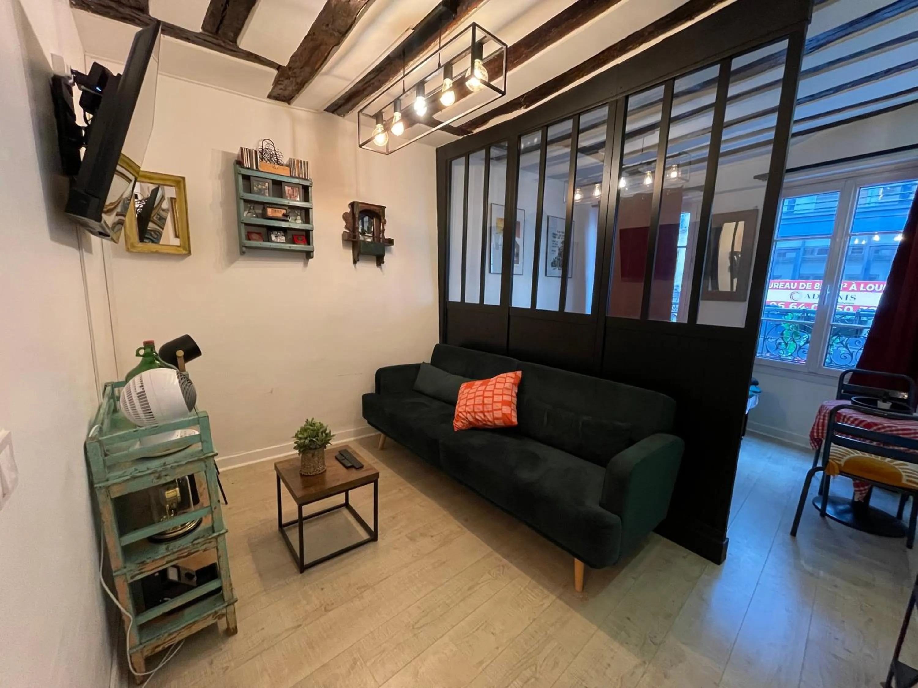 Seating area in LE Globe