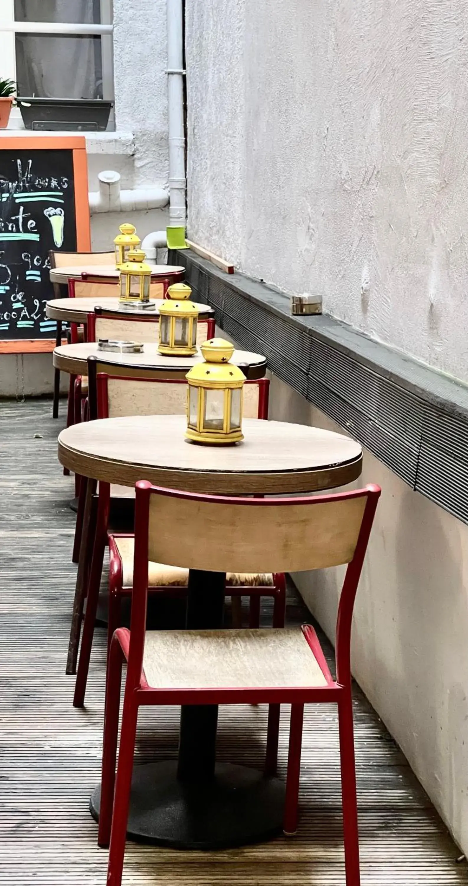 Double Room with Shared Bathroom in LE Globe Double Room with Shared Bathroom in LE Globe