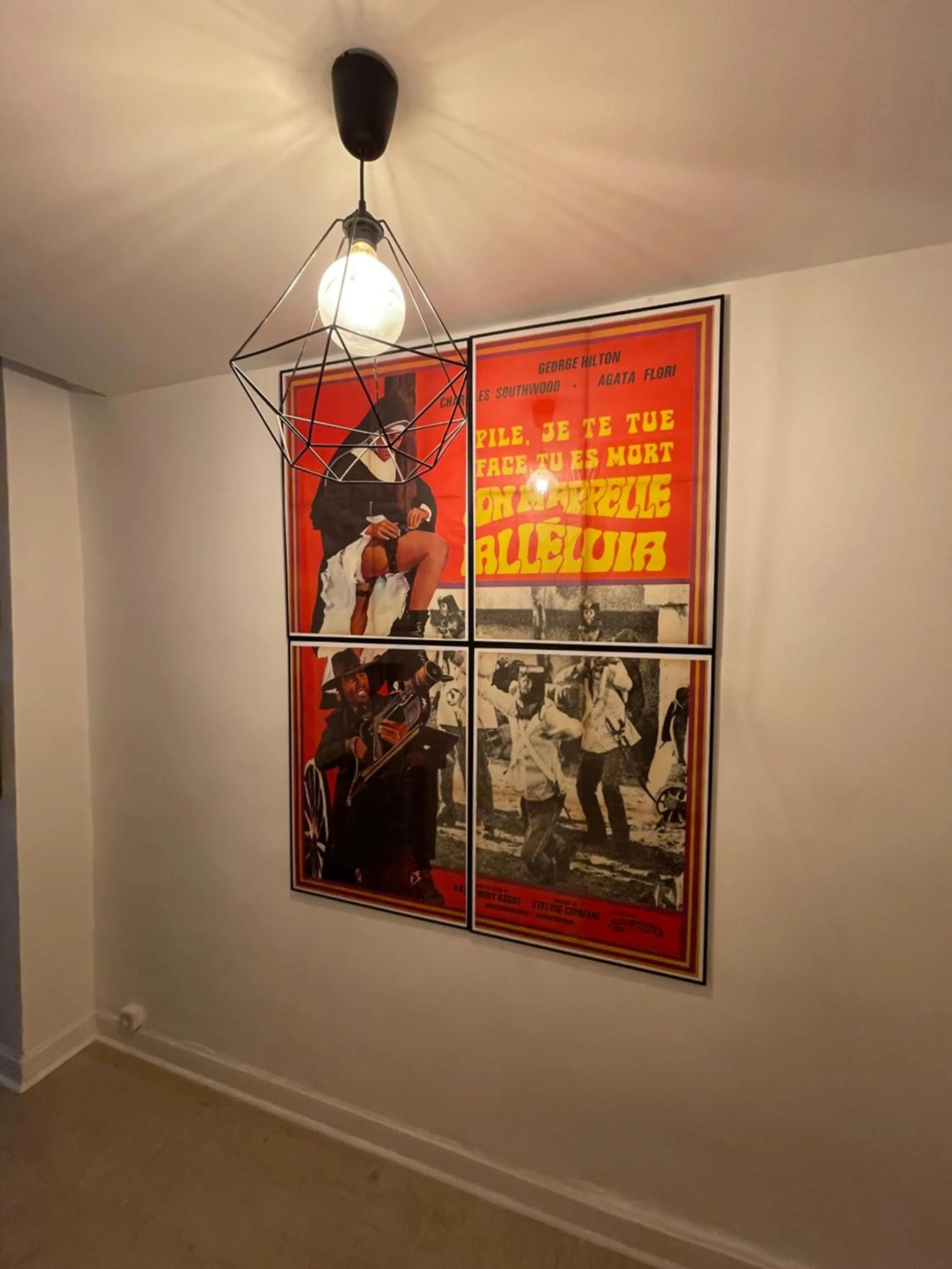 Decorative detail in LE Globe