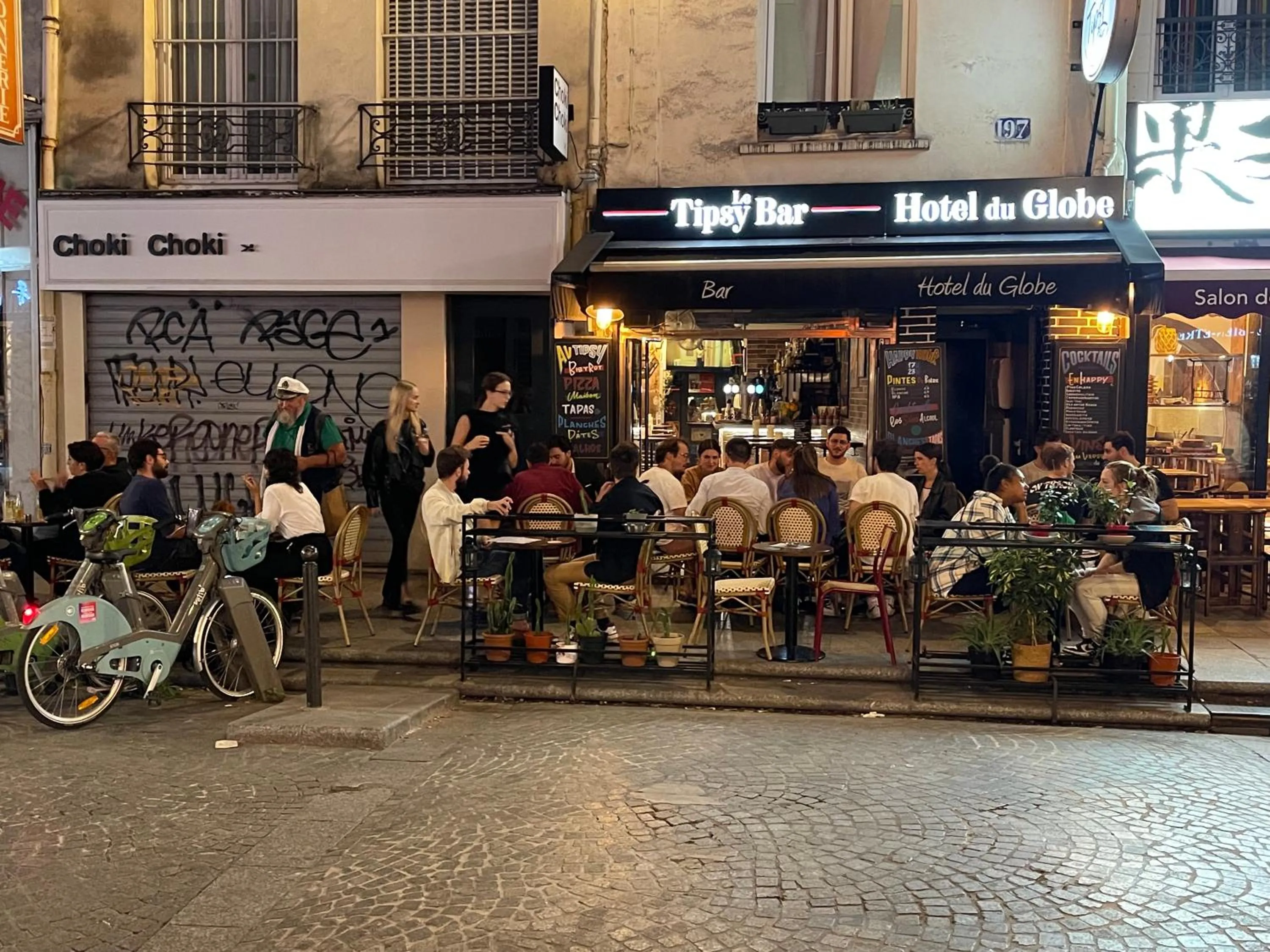 Lounge or bar in LE Globe