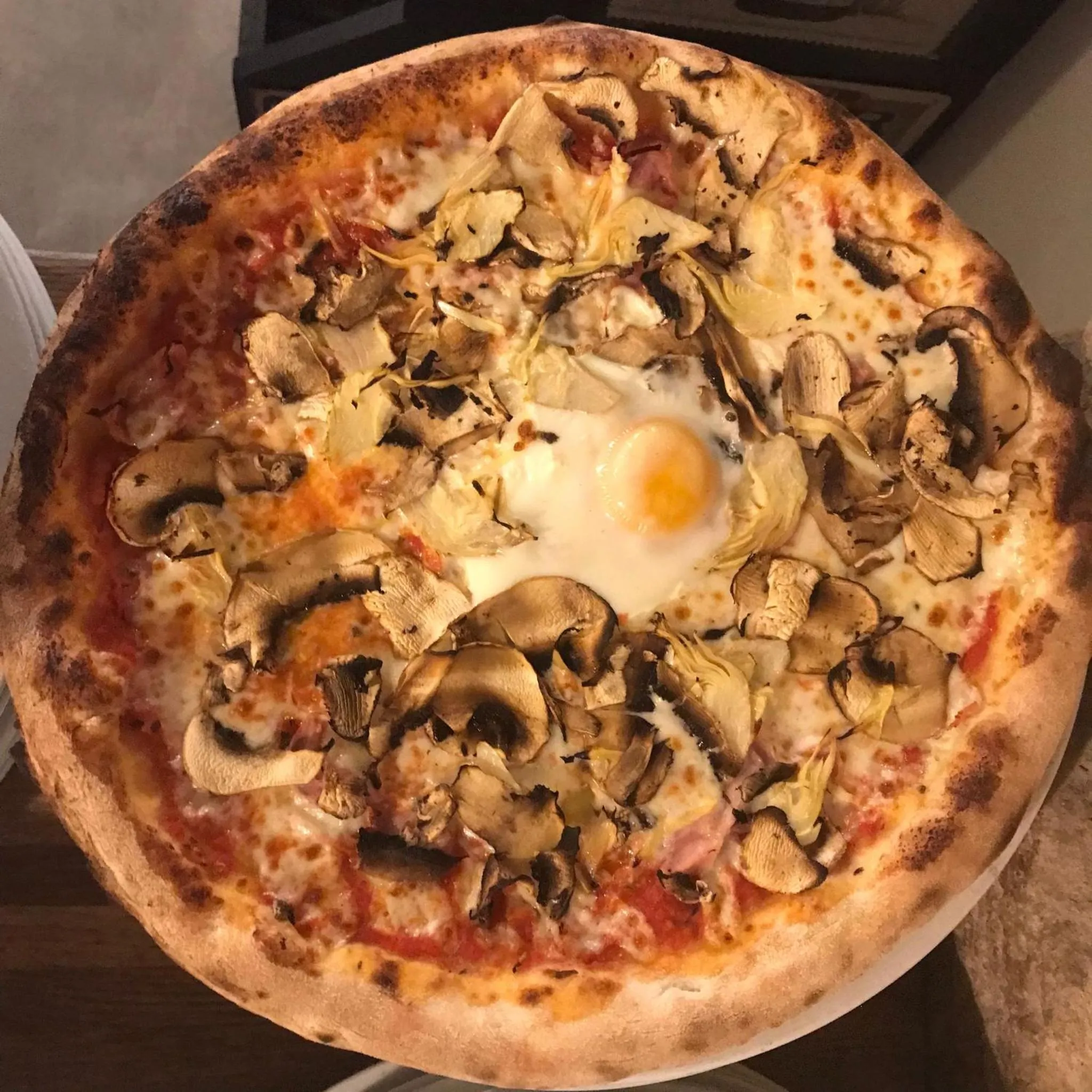 Restaurant/places to eat in LE Globe