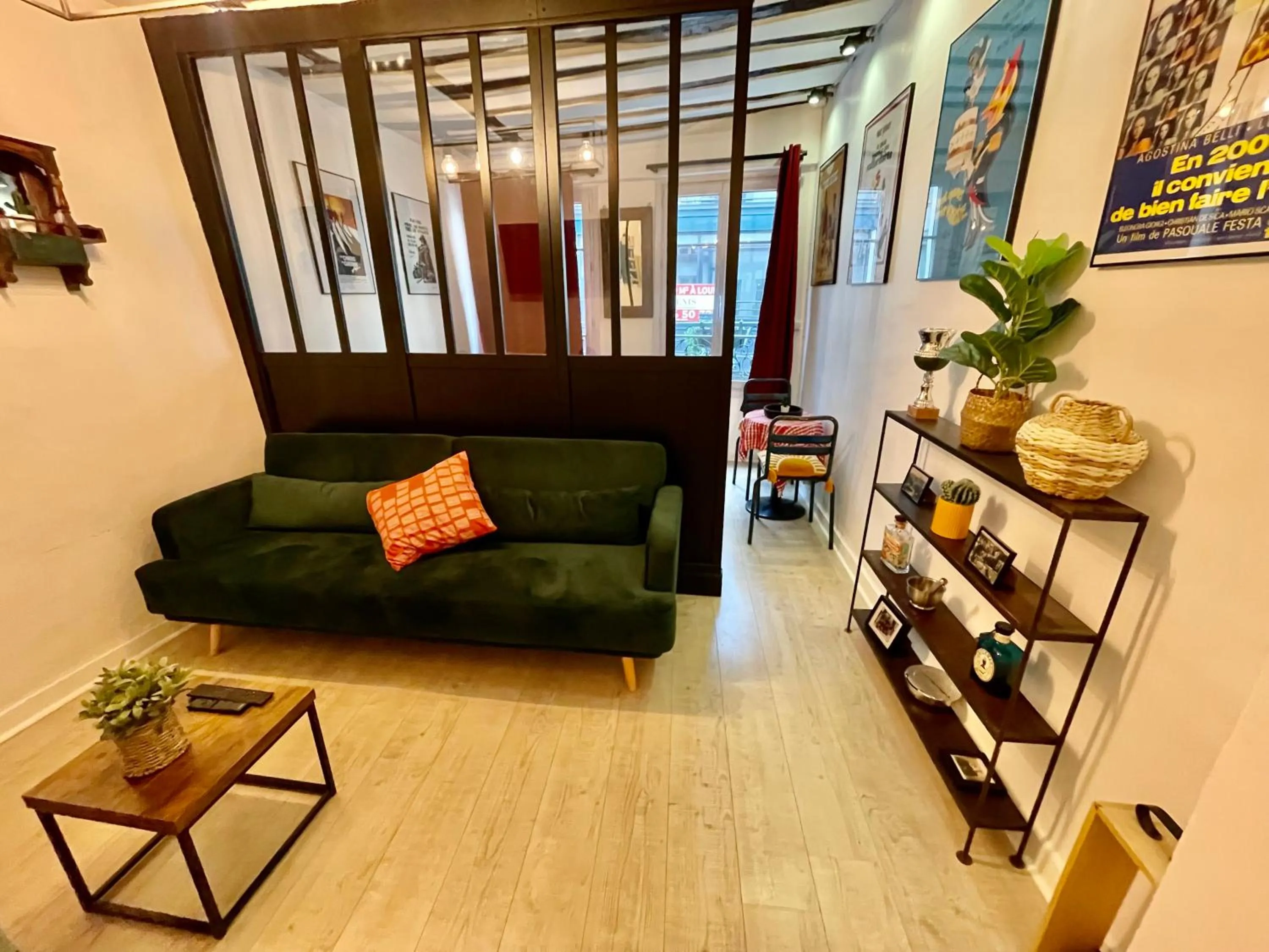 Seating area in LE Globe