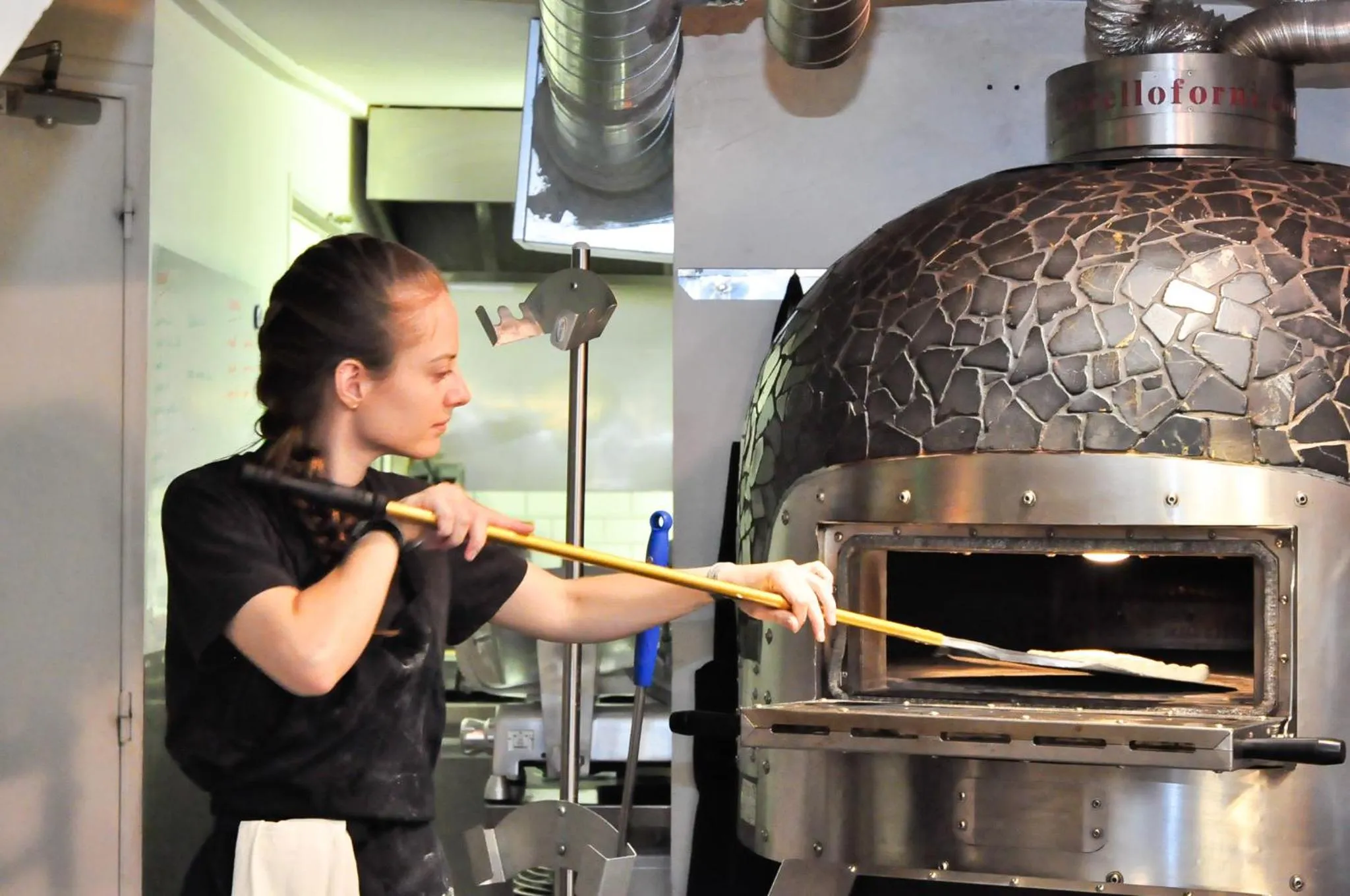 Restaurant/places to eat in LE Globe