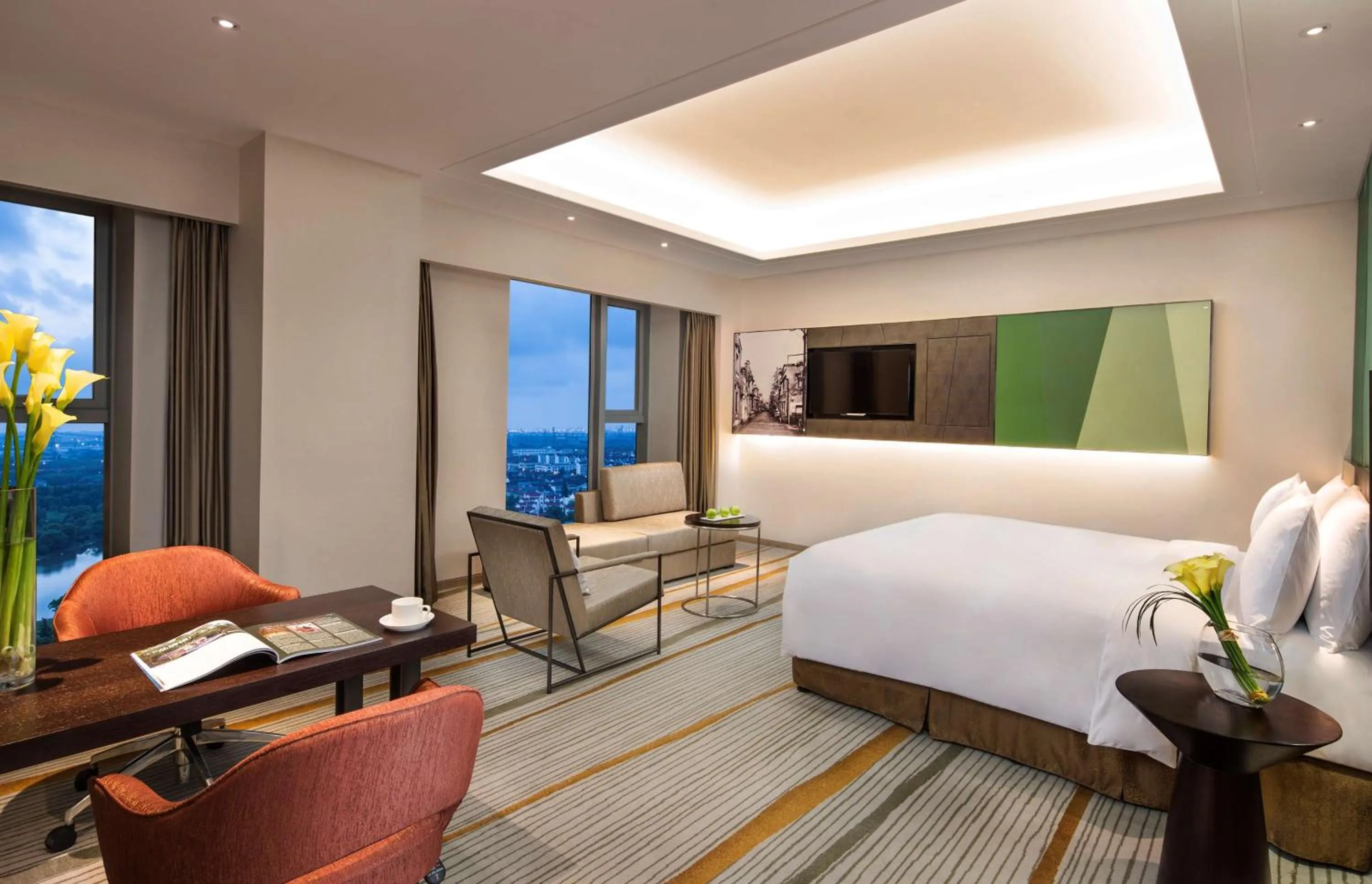 Photo of the whole room, Bed in Radisson Blu Shanghai Pudong Jinqiao