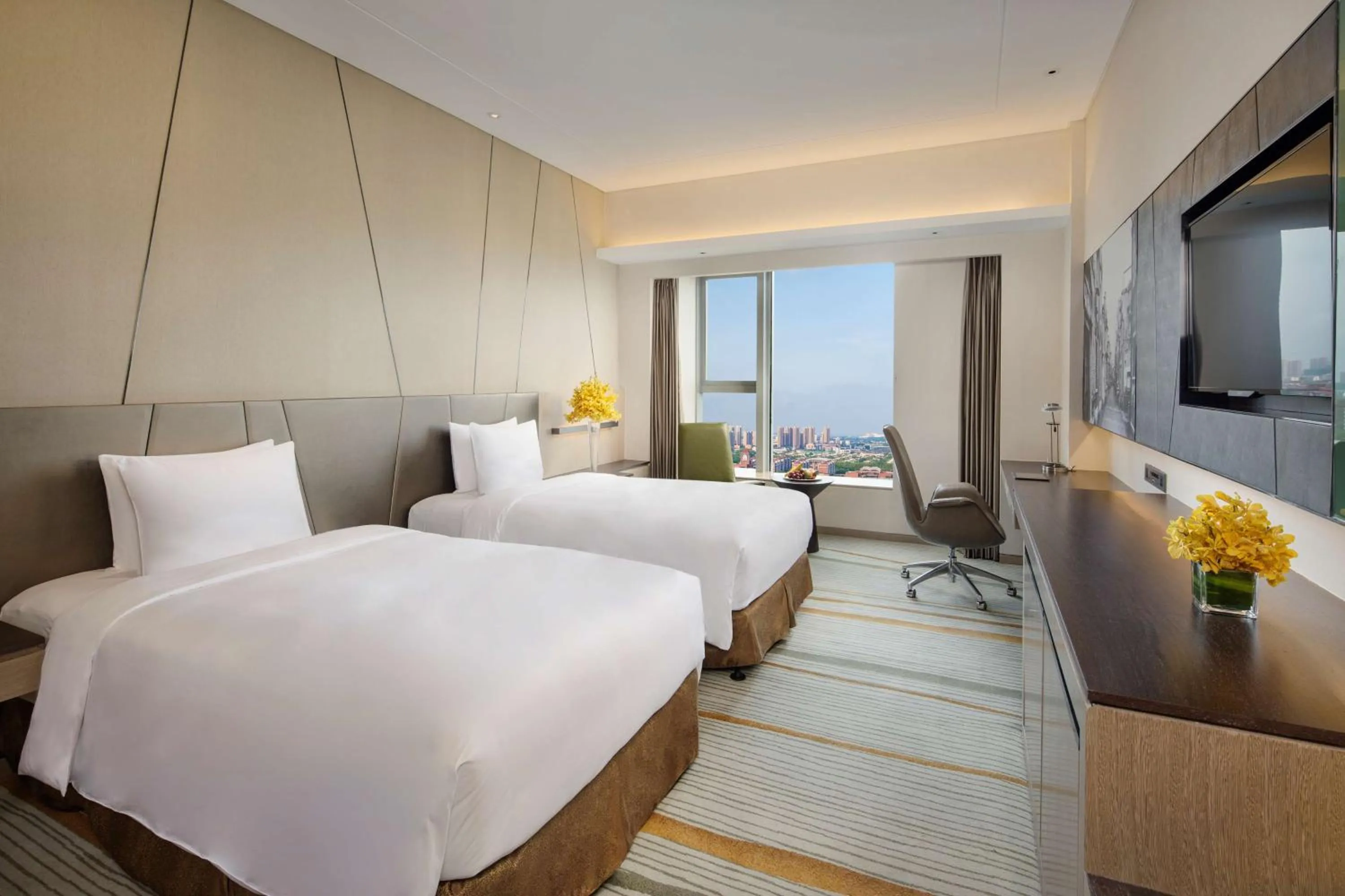 Photo of the whole room, Bed in Radisson Blu Shanghai Pudong Jinqiao