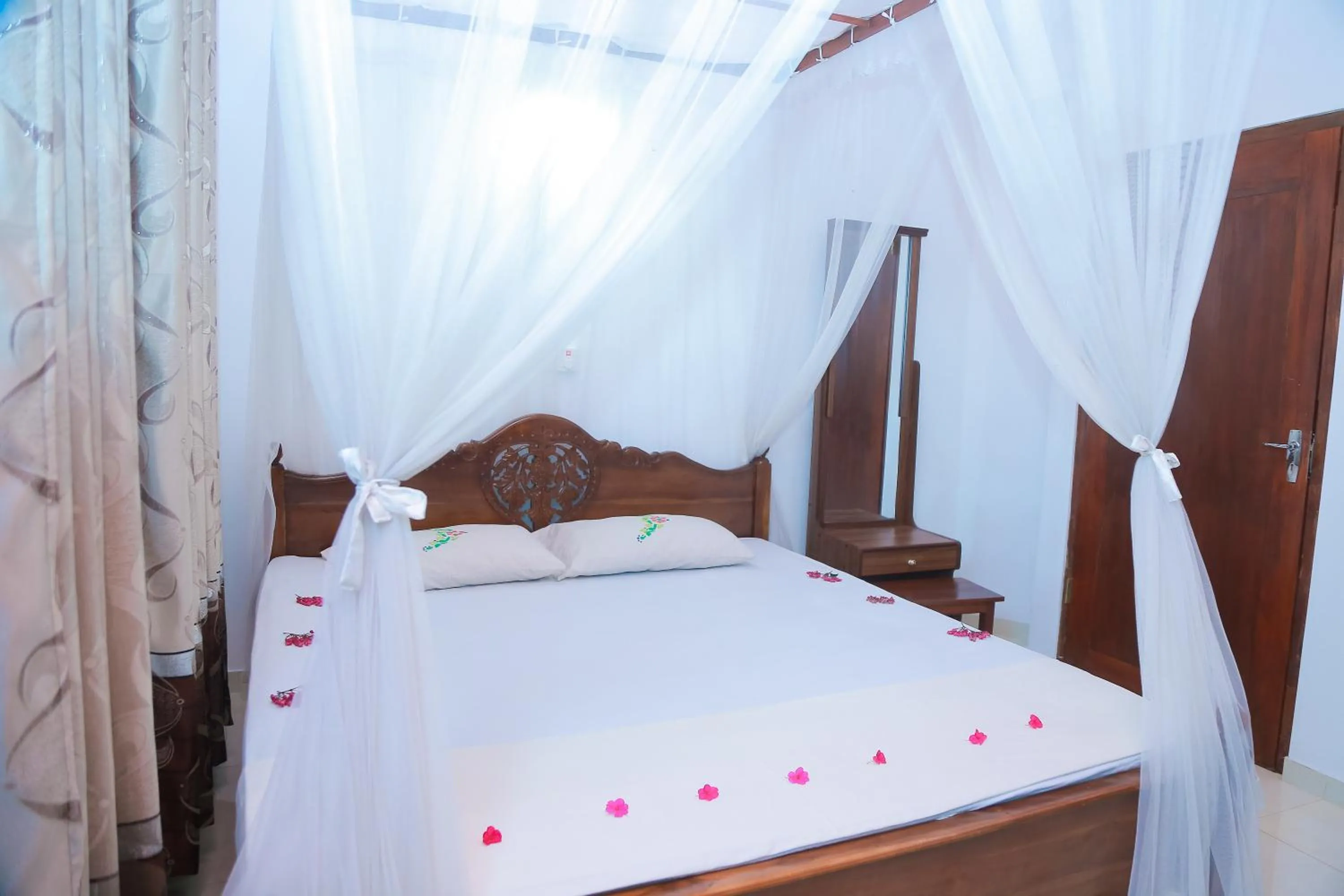 Bedroom, Bed in Ananda Villa Bentota