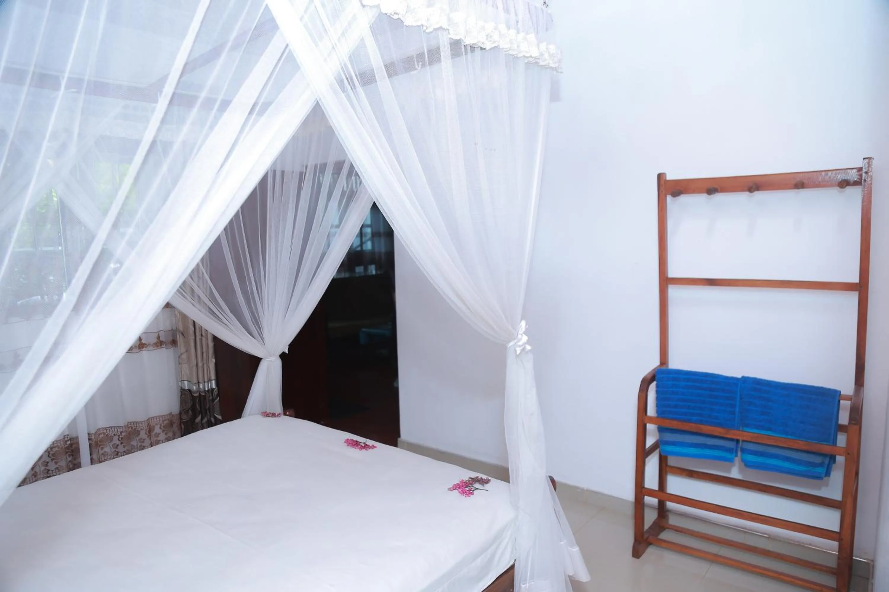 Bedroom, Bed in Ananda Villa Bentota